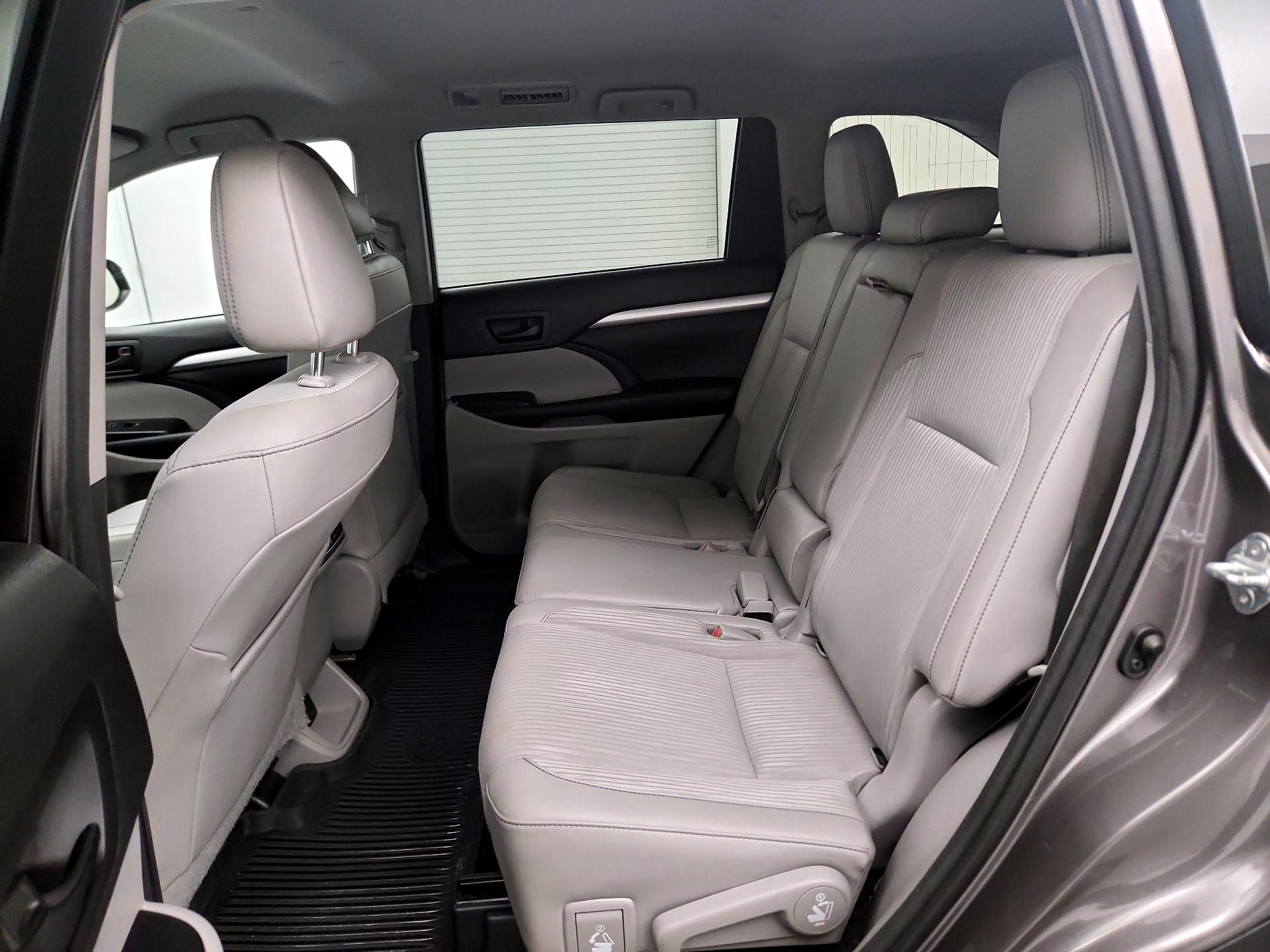 Thumbnail: 2017 Toyota Highlander - 19