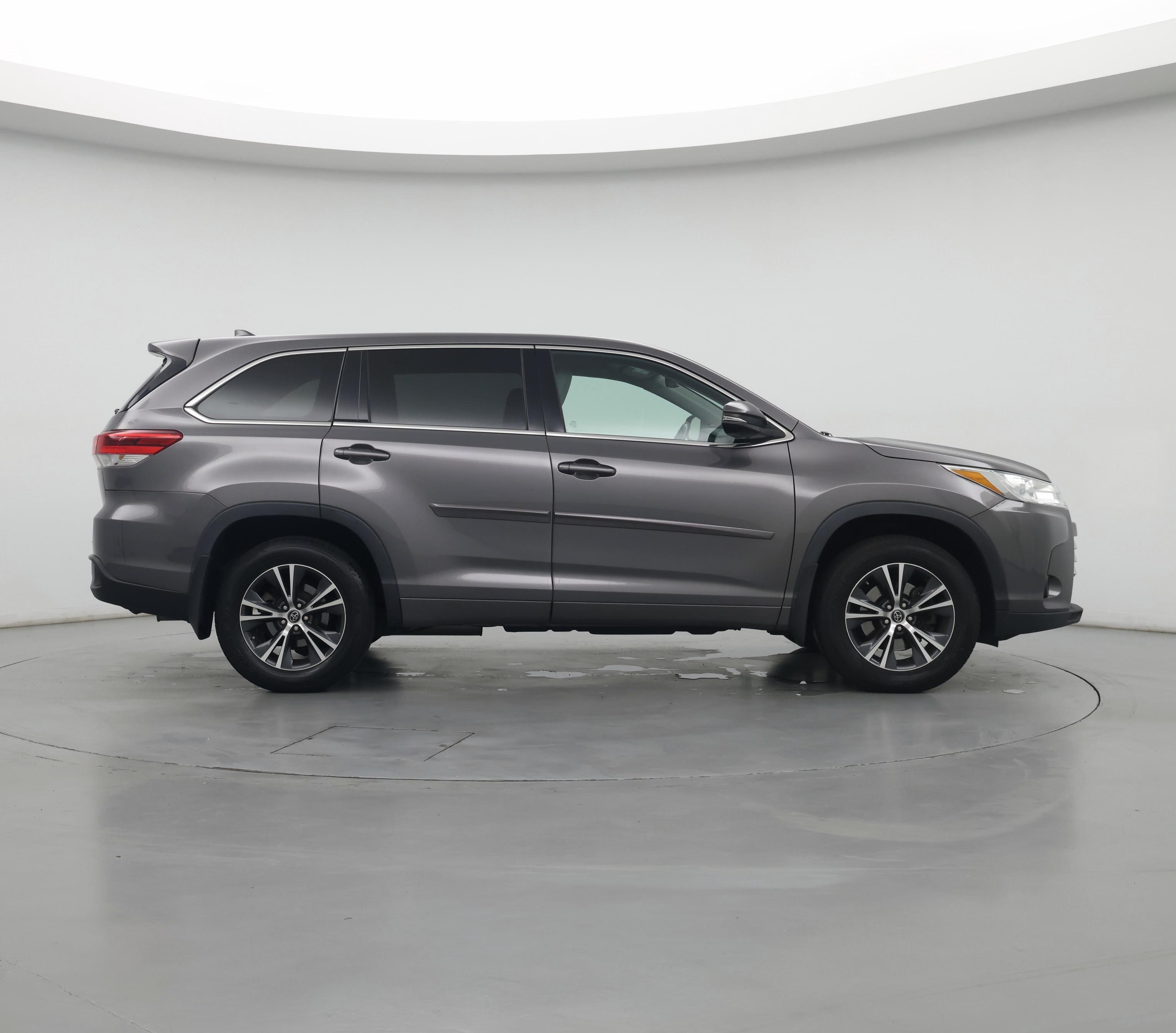 Thumbnail: 2017 Toyota Highlander - 7