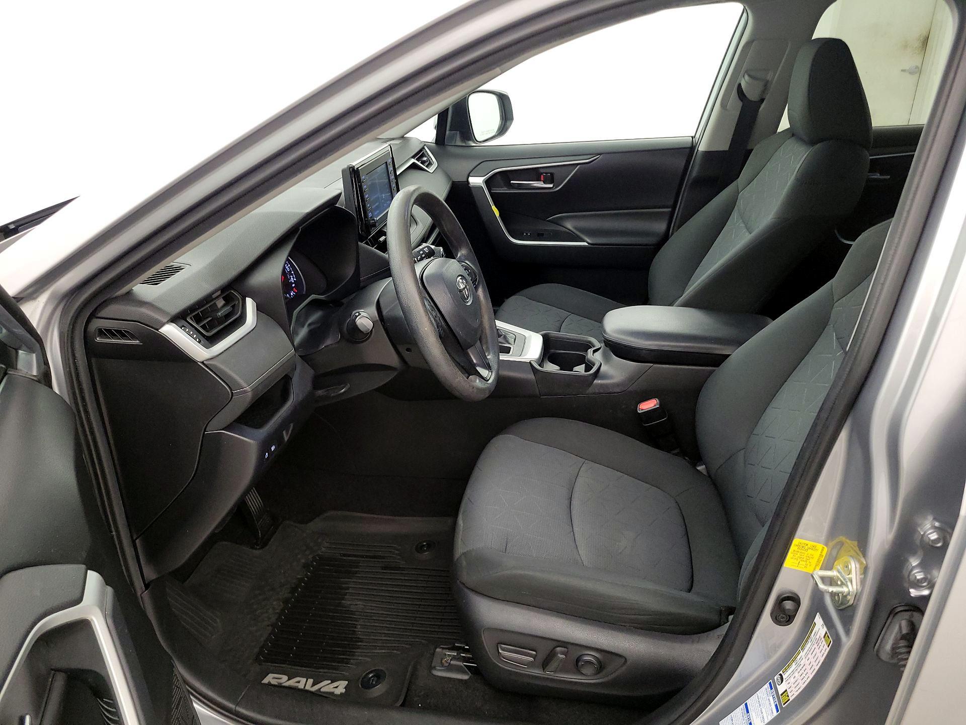 Thumbnail: 2020 Toyota RAV4 - 11