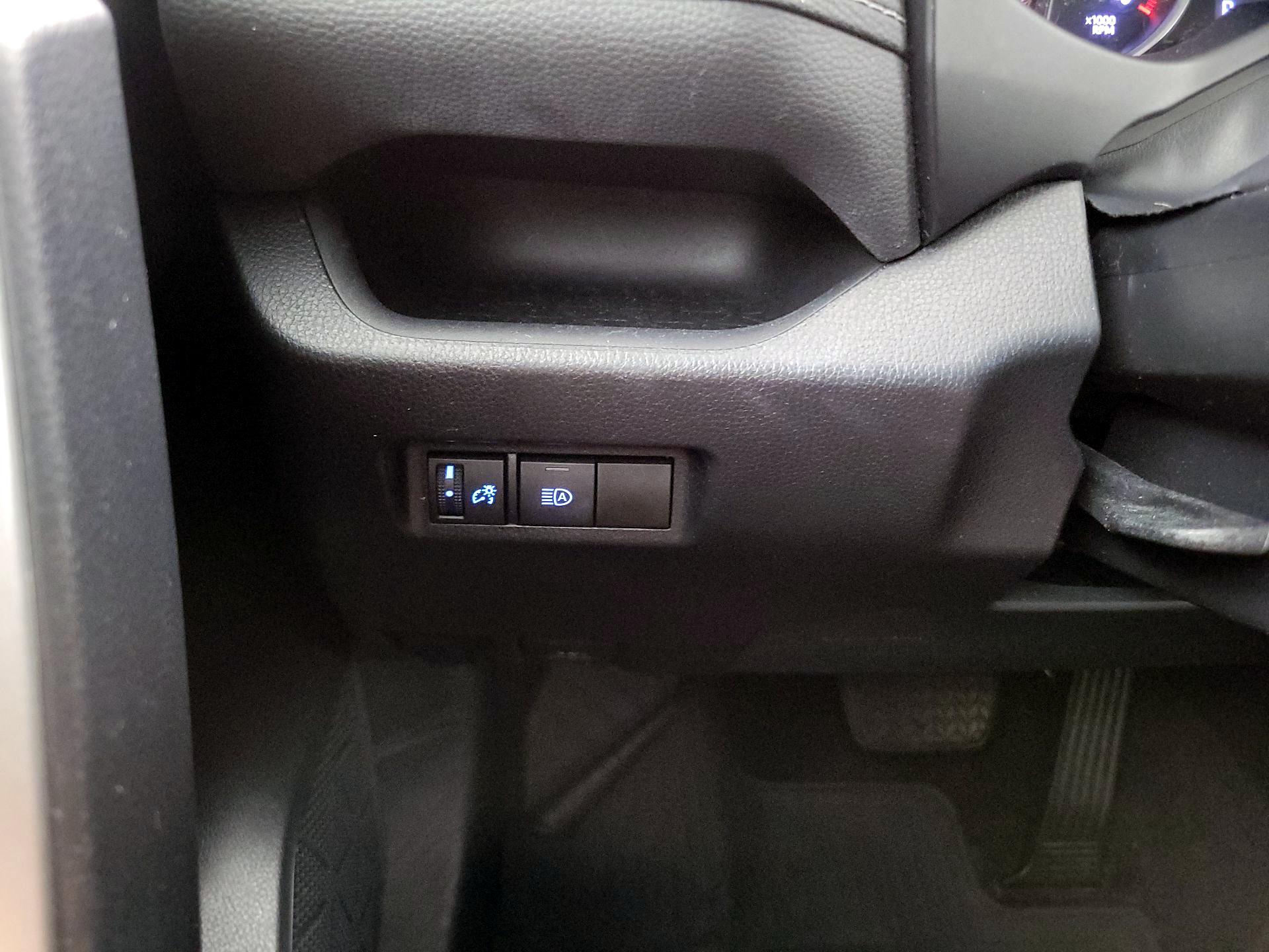 Thumbnail: 2020 Toyota RAV4 - 13