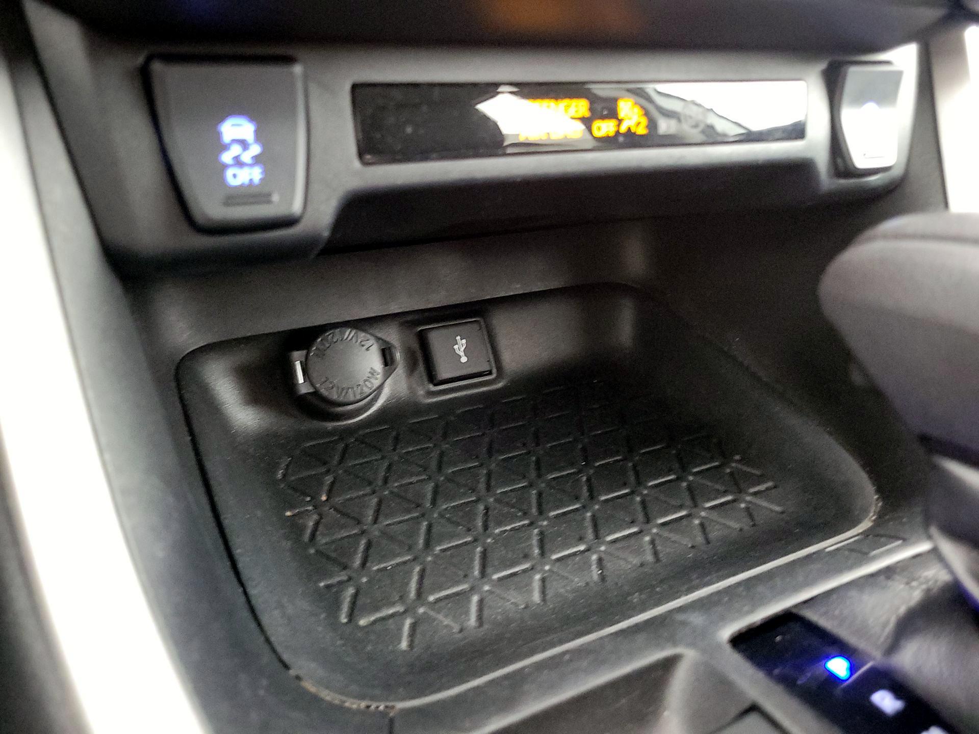 Thumbnail: 2020 Toyota RAV4 - 18