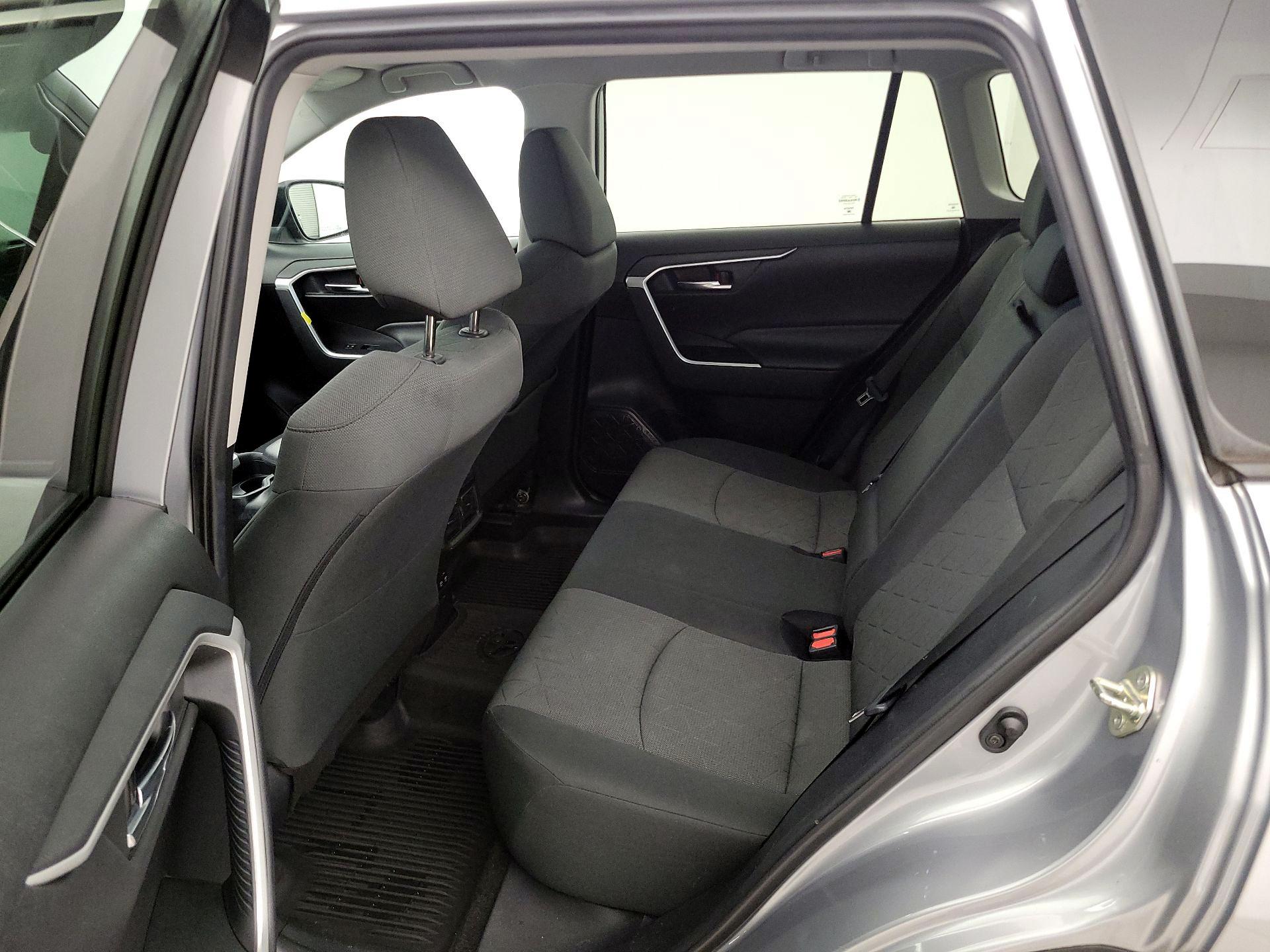 Thumbnail: 2020 Toyota RAV4 - 19