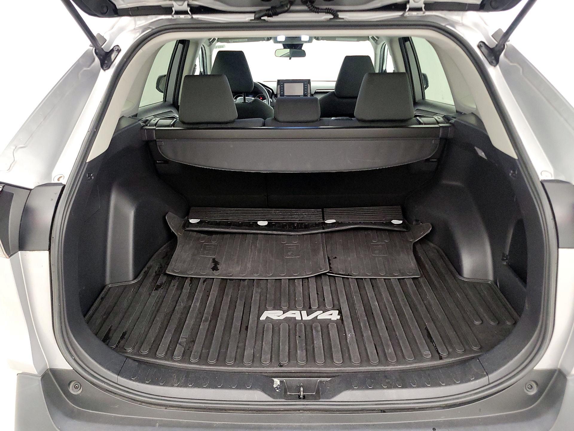 Thumbnail: 2020 Toyota RAV4 - 20