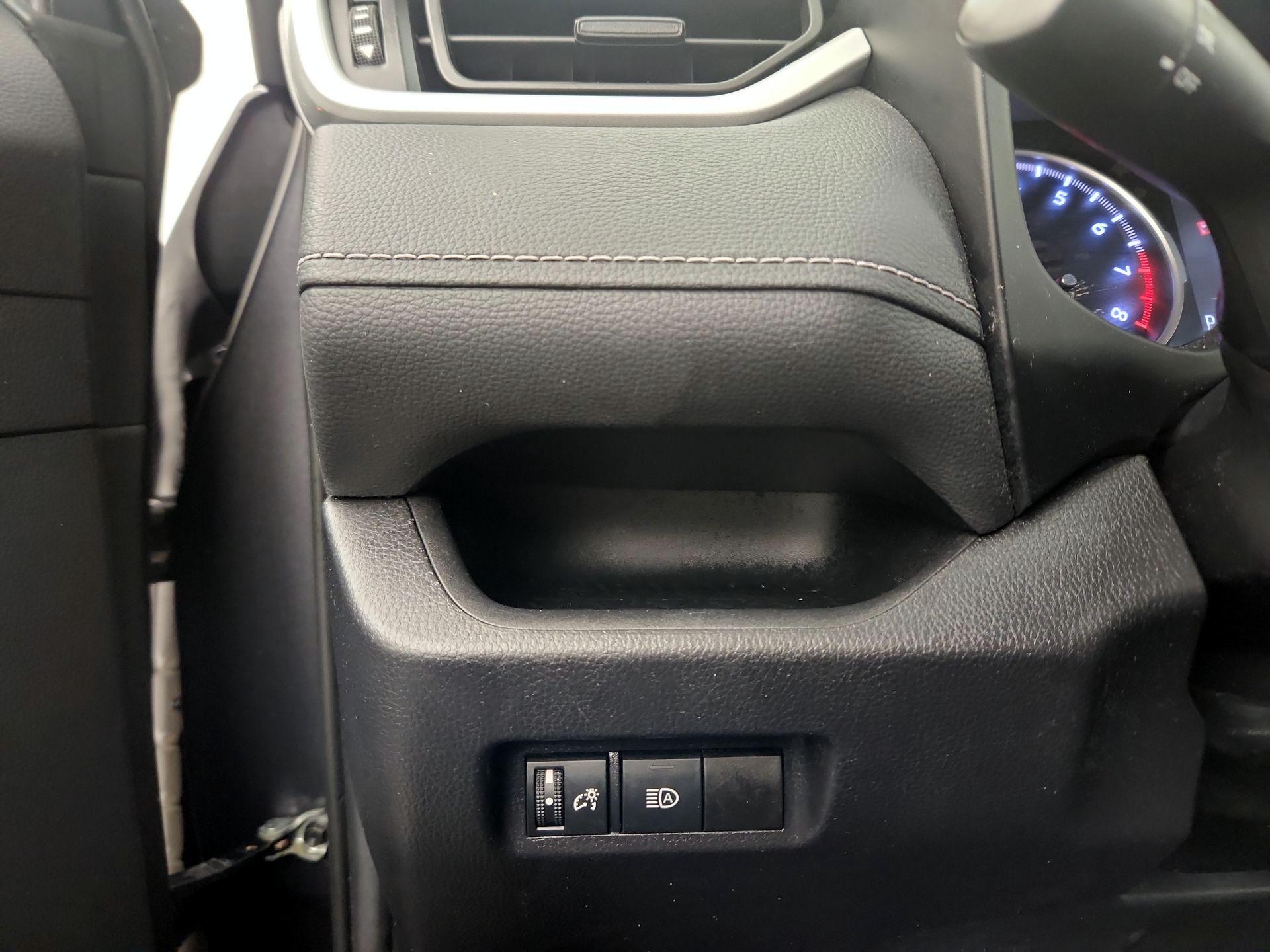 Thumbnail: 2021 Toyota RAV4 - 13