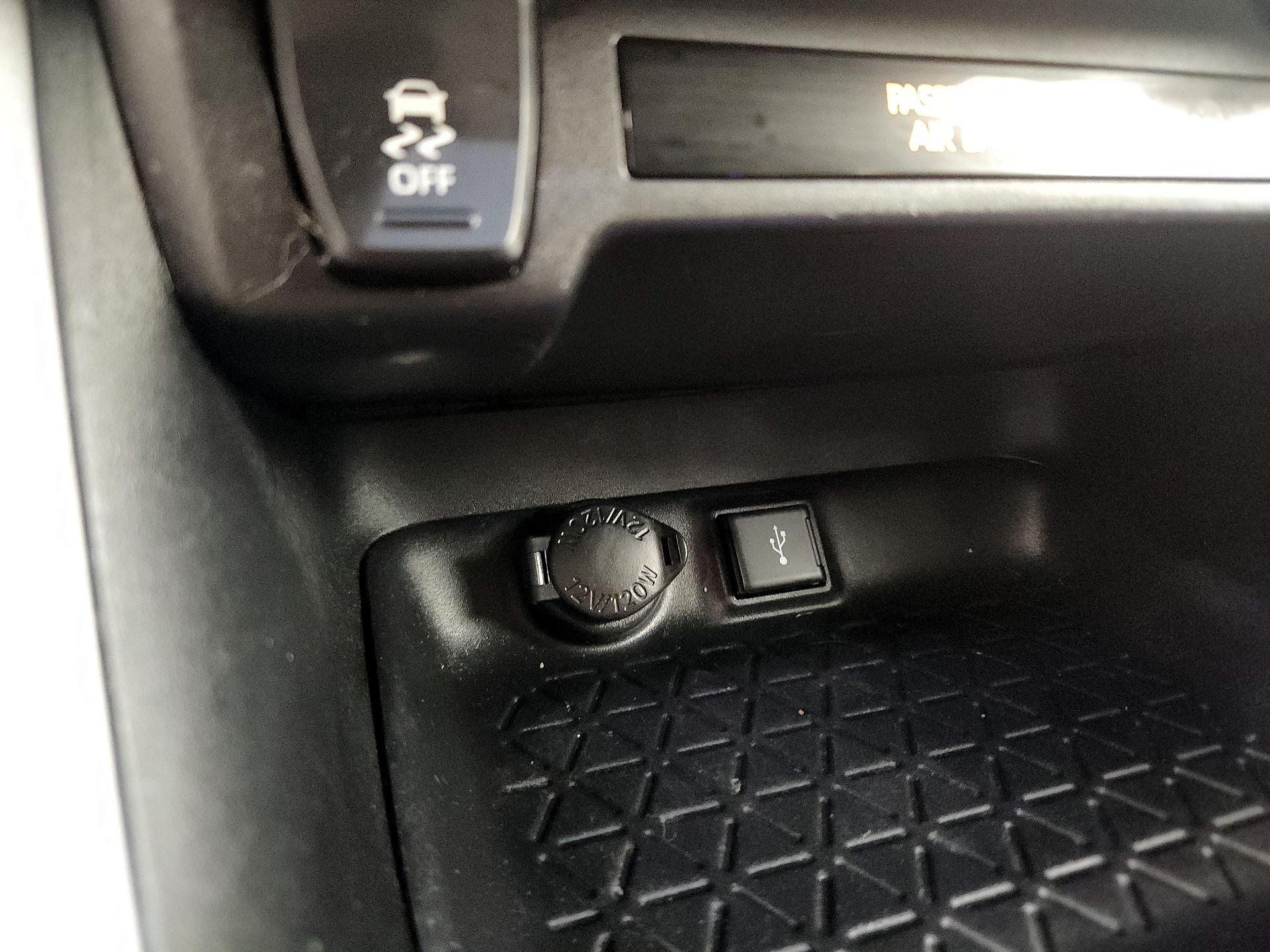 Thumbnail: 2021 Toyota RAV4 - 18