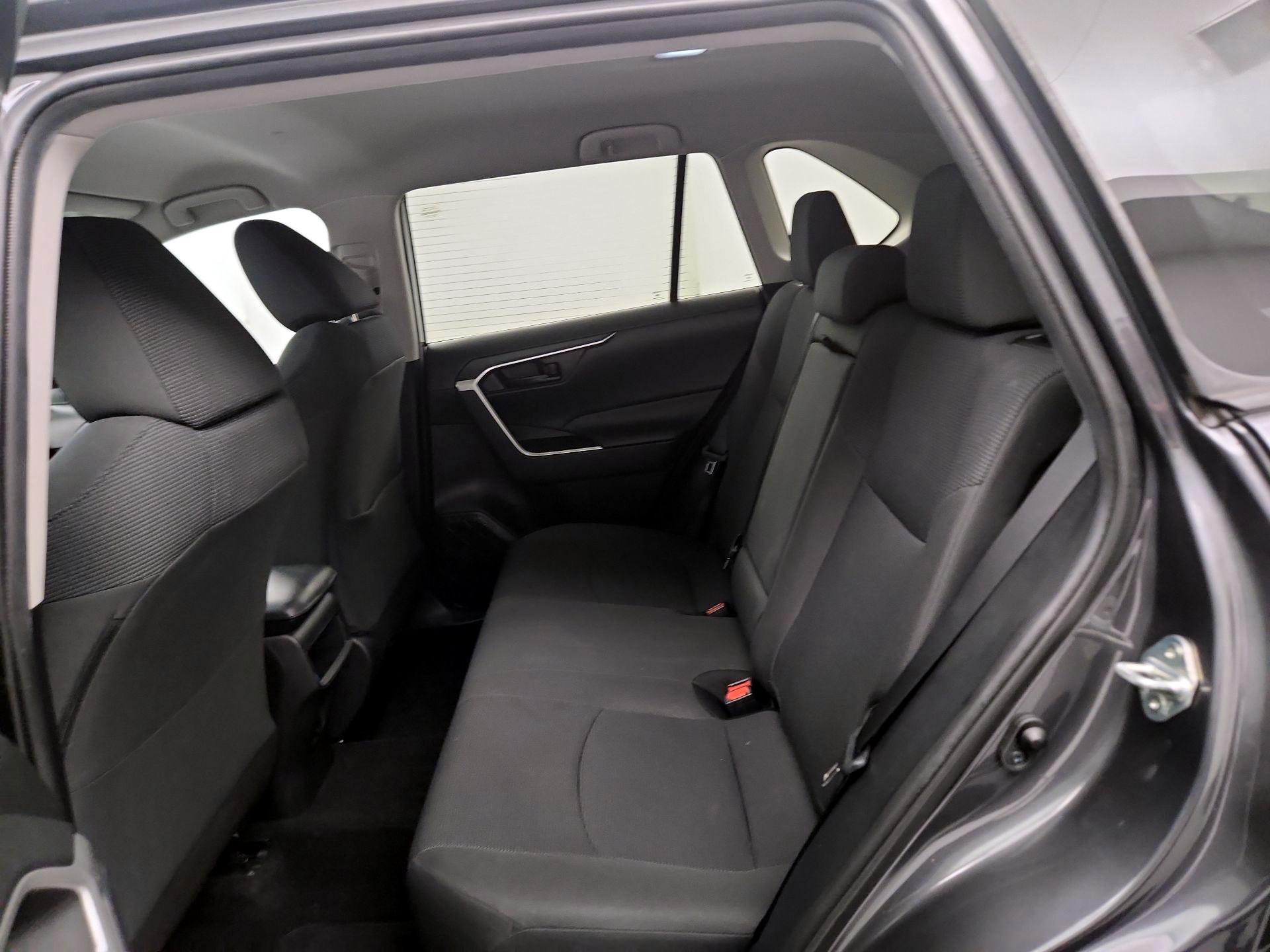Thumbnail: 2021 Toyota RAV4 - 19