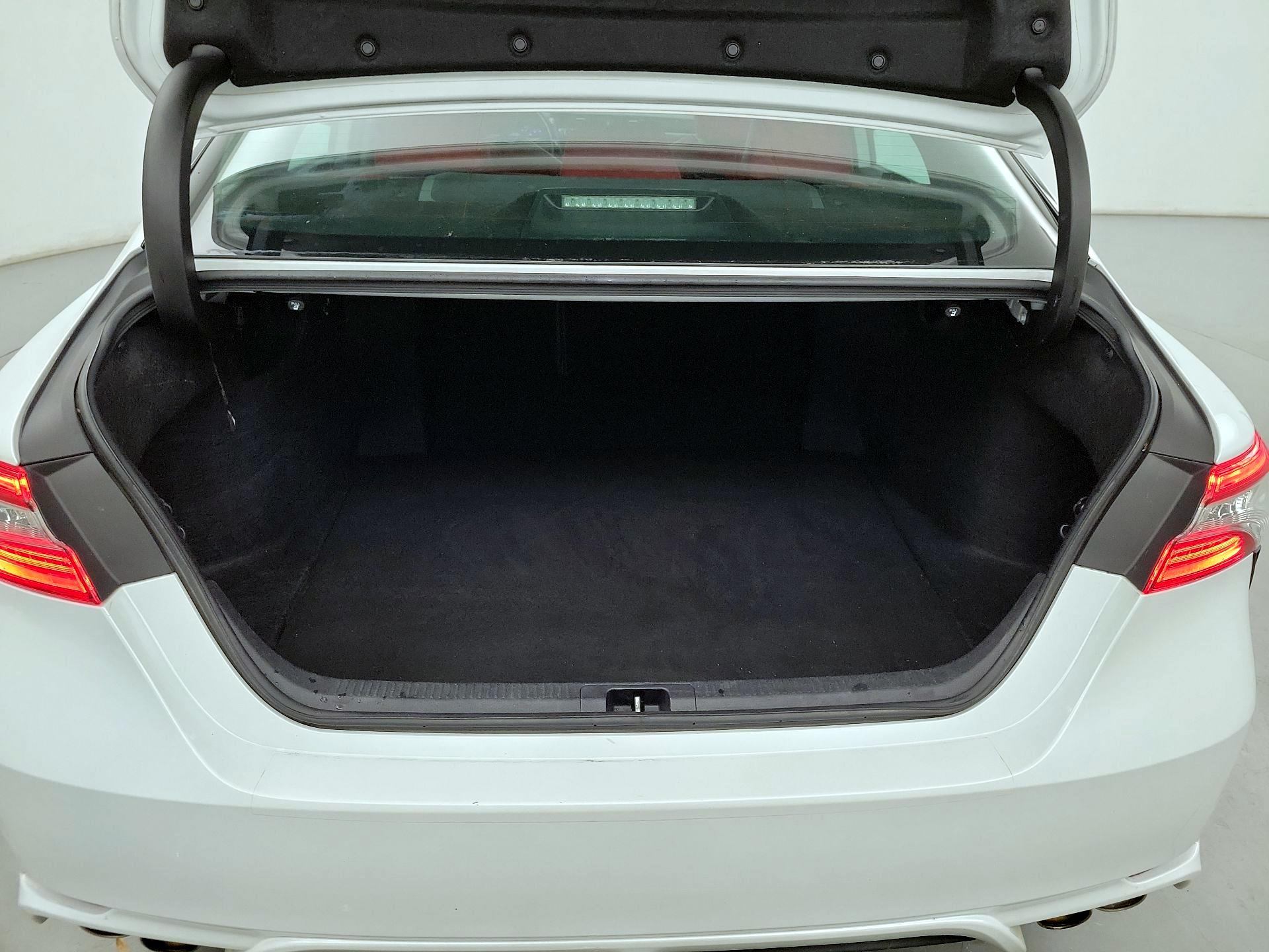 Thumbnail: 2019 Toyota Camry - 20