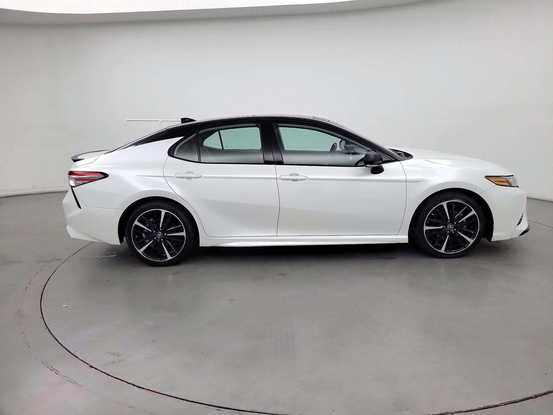 Thumbnail: 2019 Toyota Camry - 4