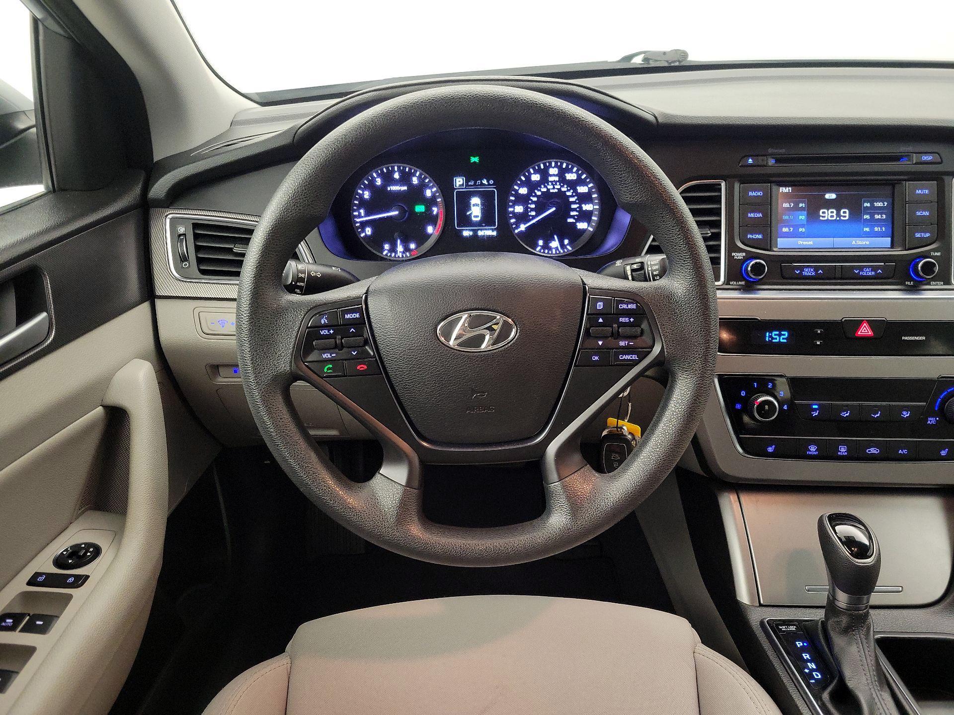 Thumbnail: 2015 Hyundai Sonata - 10