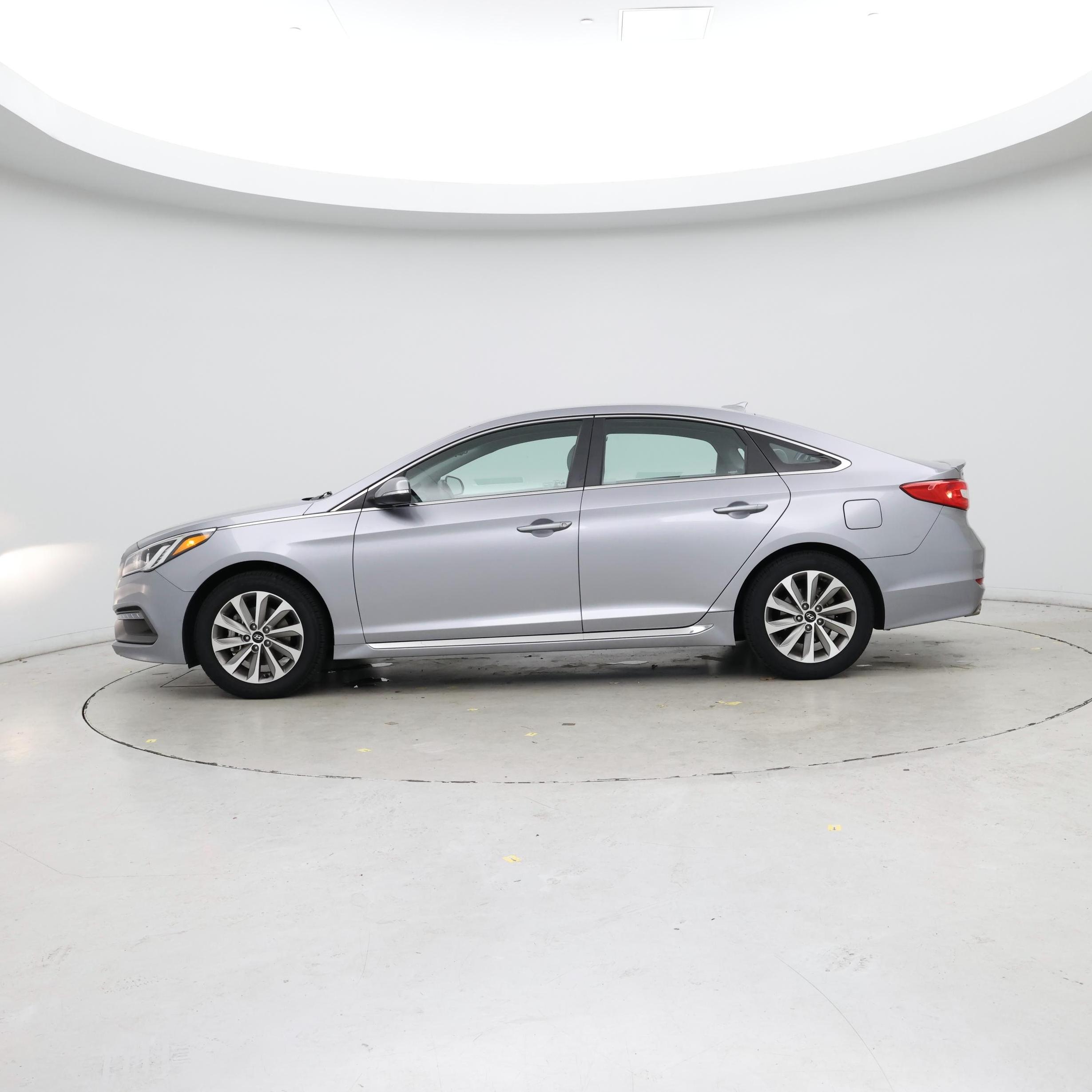 Thumbnail: 2015 Hyundai Sonata - 3