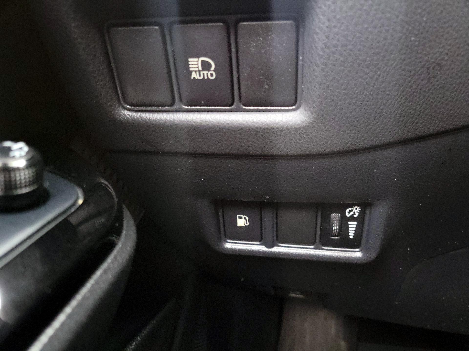 Thumbnail: 2019 Toyota C-HR - 13