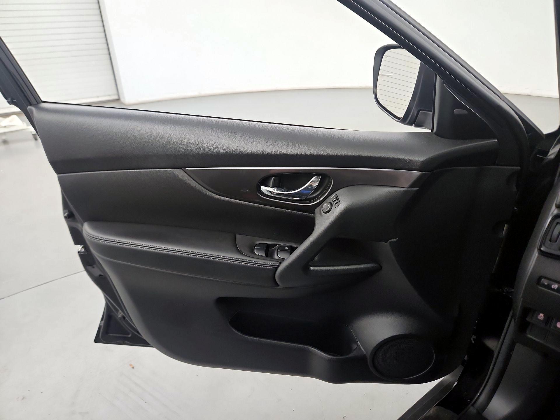 Thumbnail: 2020 Nissan Rogue - 12