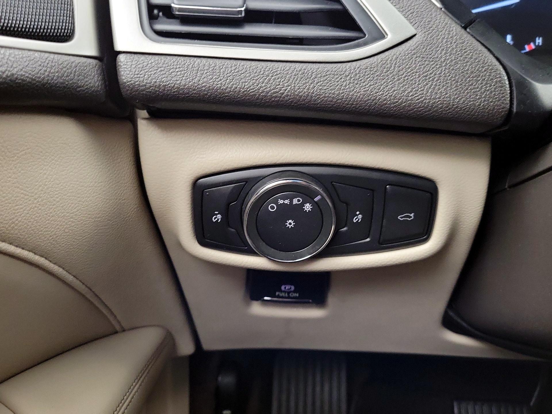 Thumbnail: 2017 Lincoln MKZ - 11