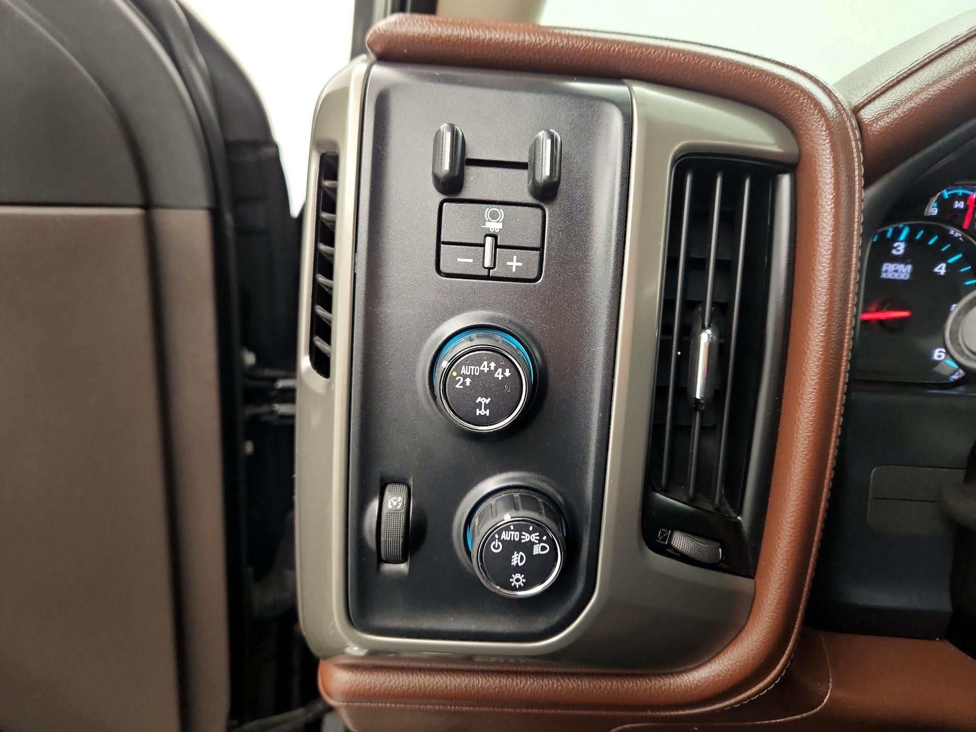 Thumbnail: 2017 Chevrolet Silverado 1500 - 11