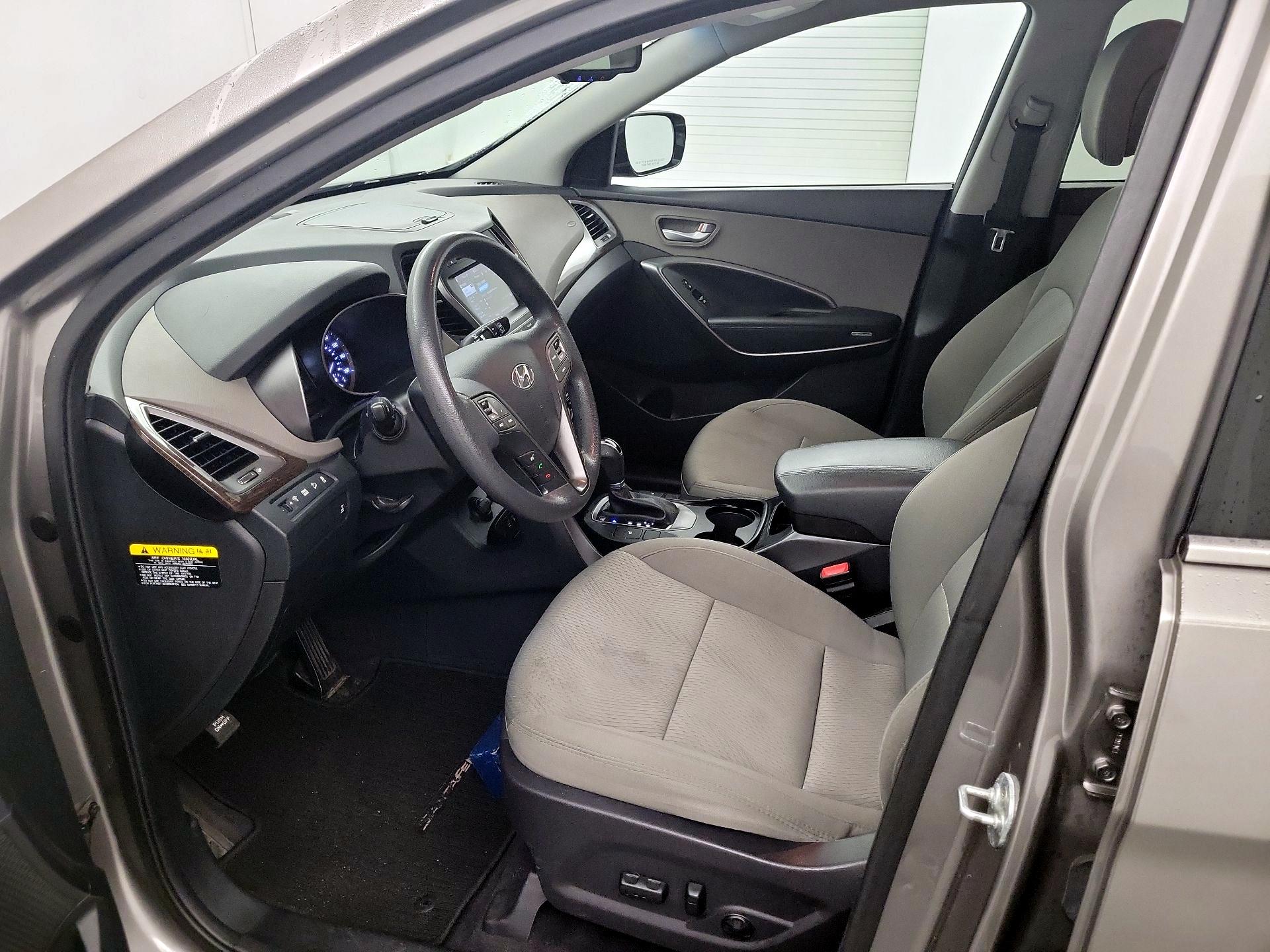 Thumbnail: 2017 Hyundai Santa Fe - 9