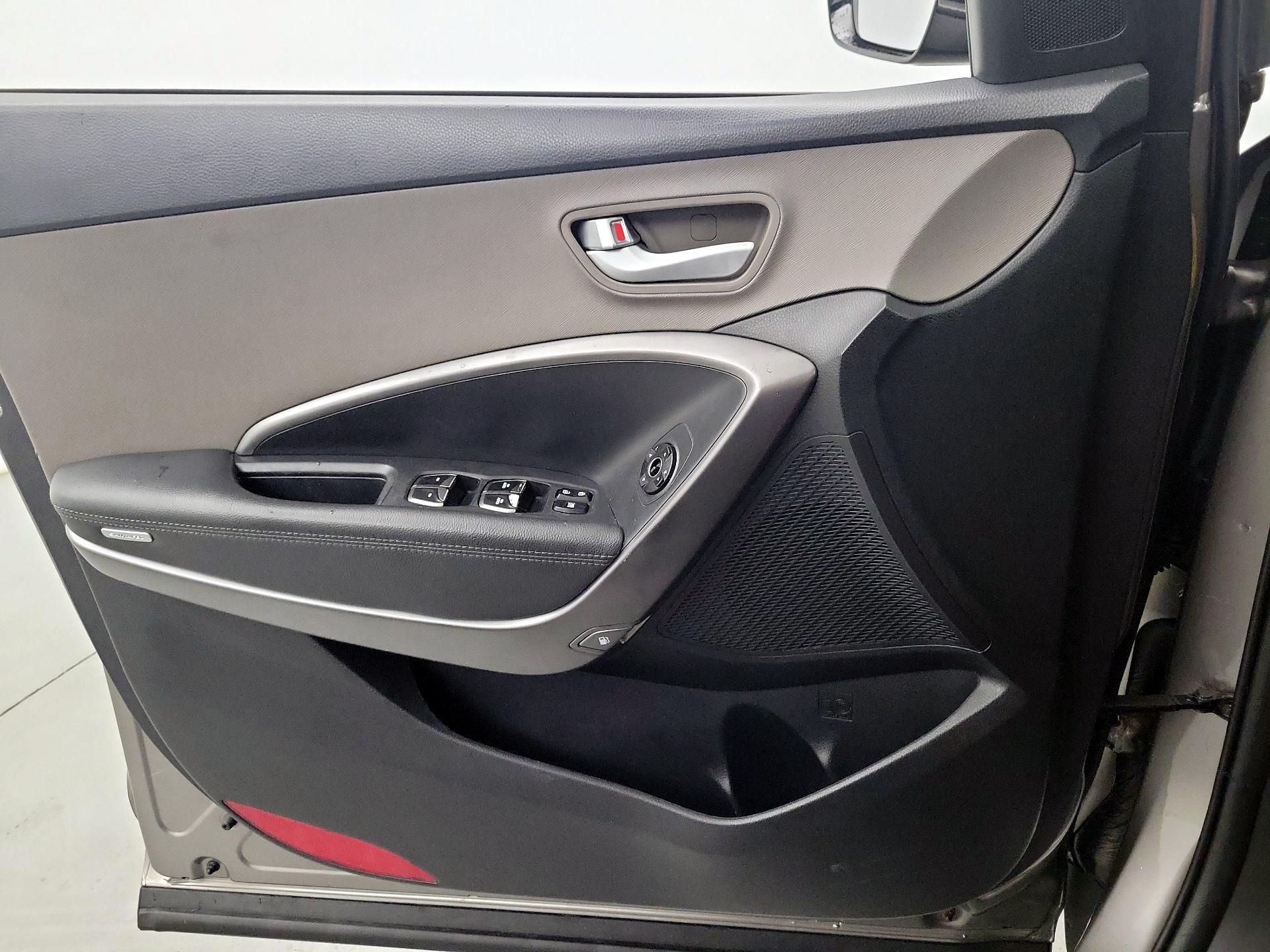 Thumbnail: 2017 Hyundai Santa Fe - 10