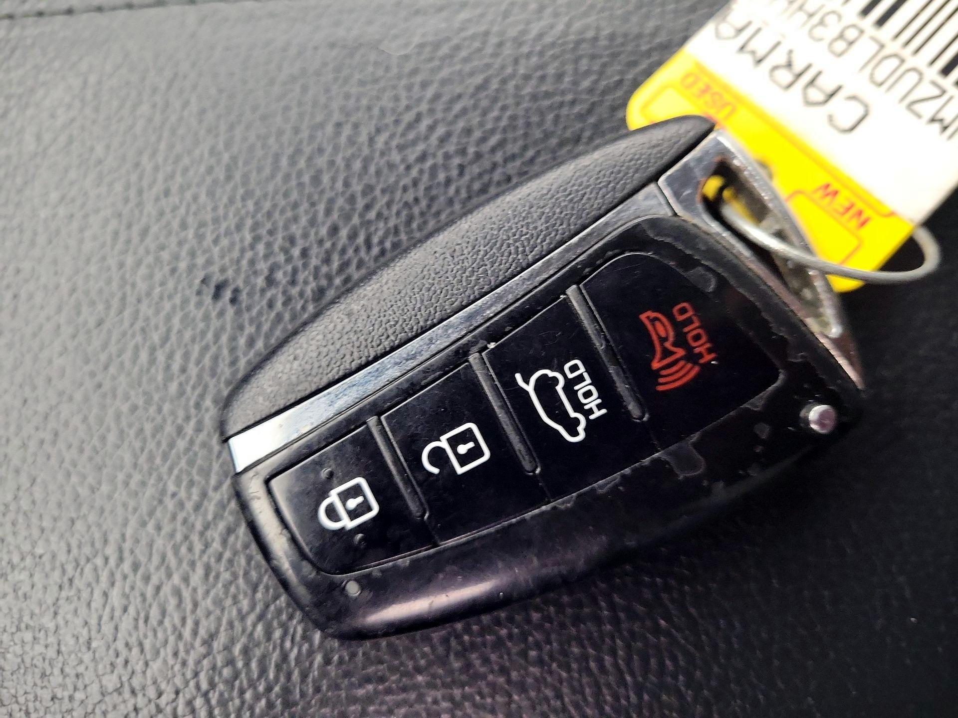 Thumbnail: 2017 Hyundai Santa Fe - 19