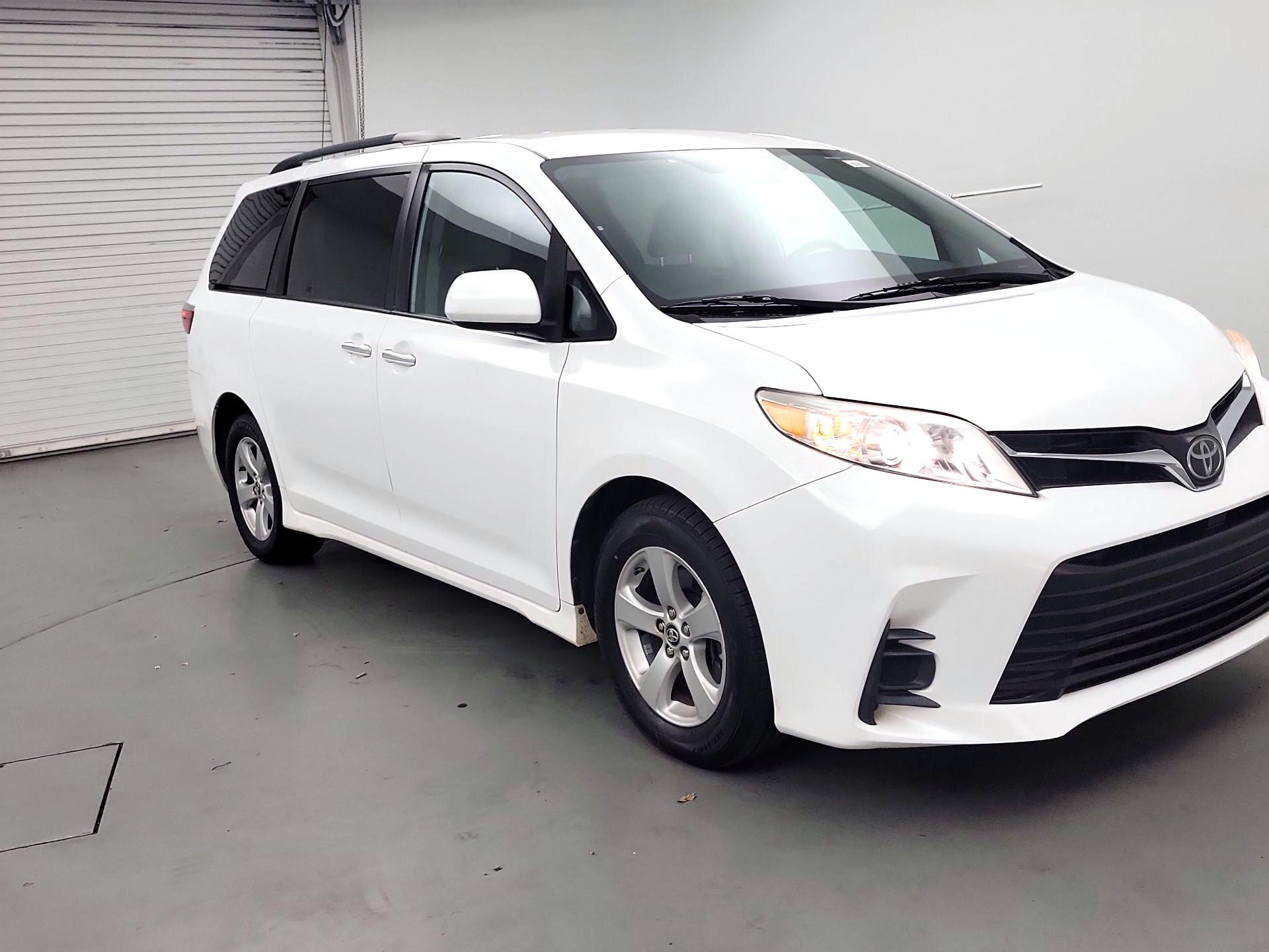 Thumbnail: 2020 Toyota Sienna - 1