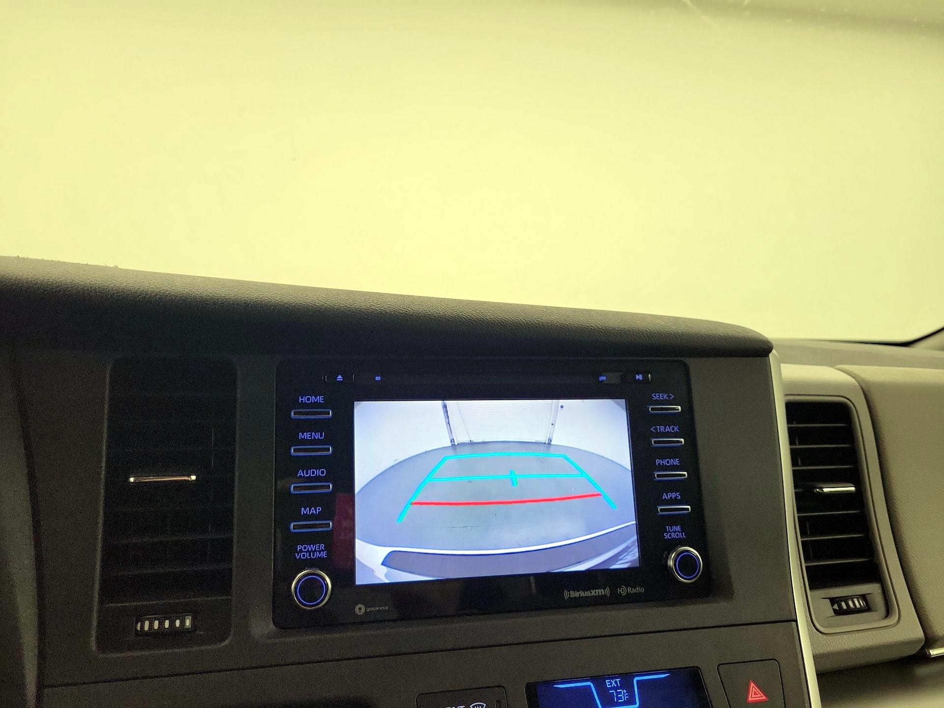 Thumbnail: 2020 Toyota Sienna - 12