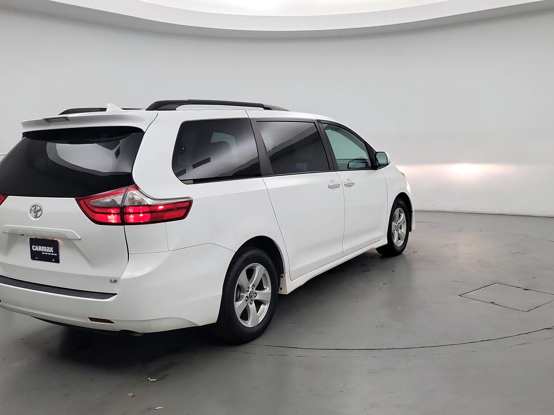 Thumbnail: 2020 Toyota Sienna - 5