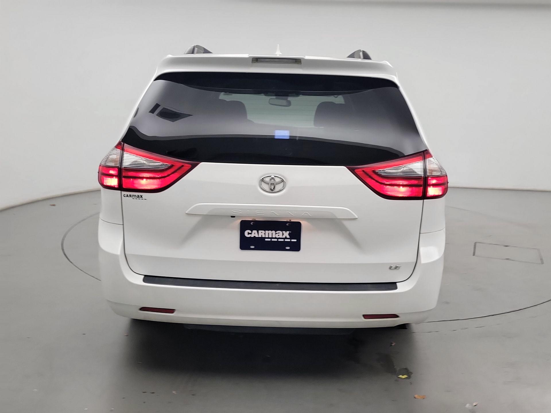 Thumbnail: 2020 Toyota Sienna - 6