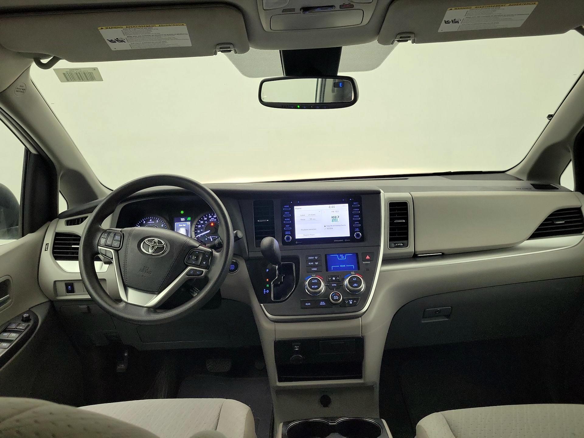 Thumbnail: 2020 Toyota Sienna - 8