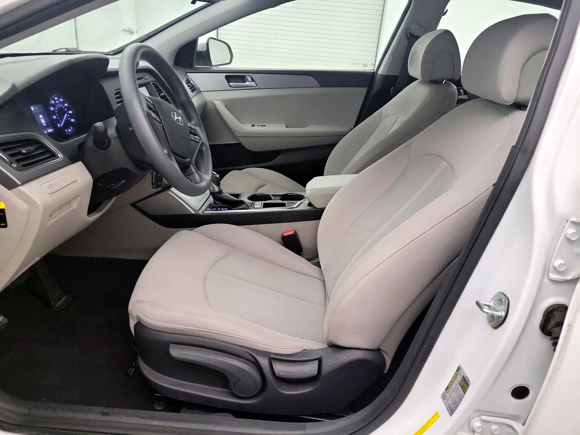 Thumbnail: 2016 Hyundai Sonata - 9