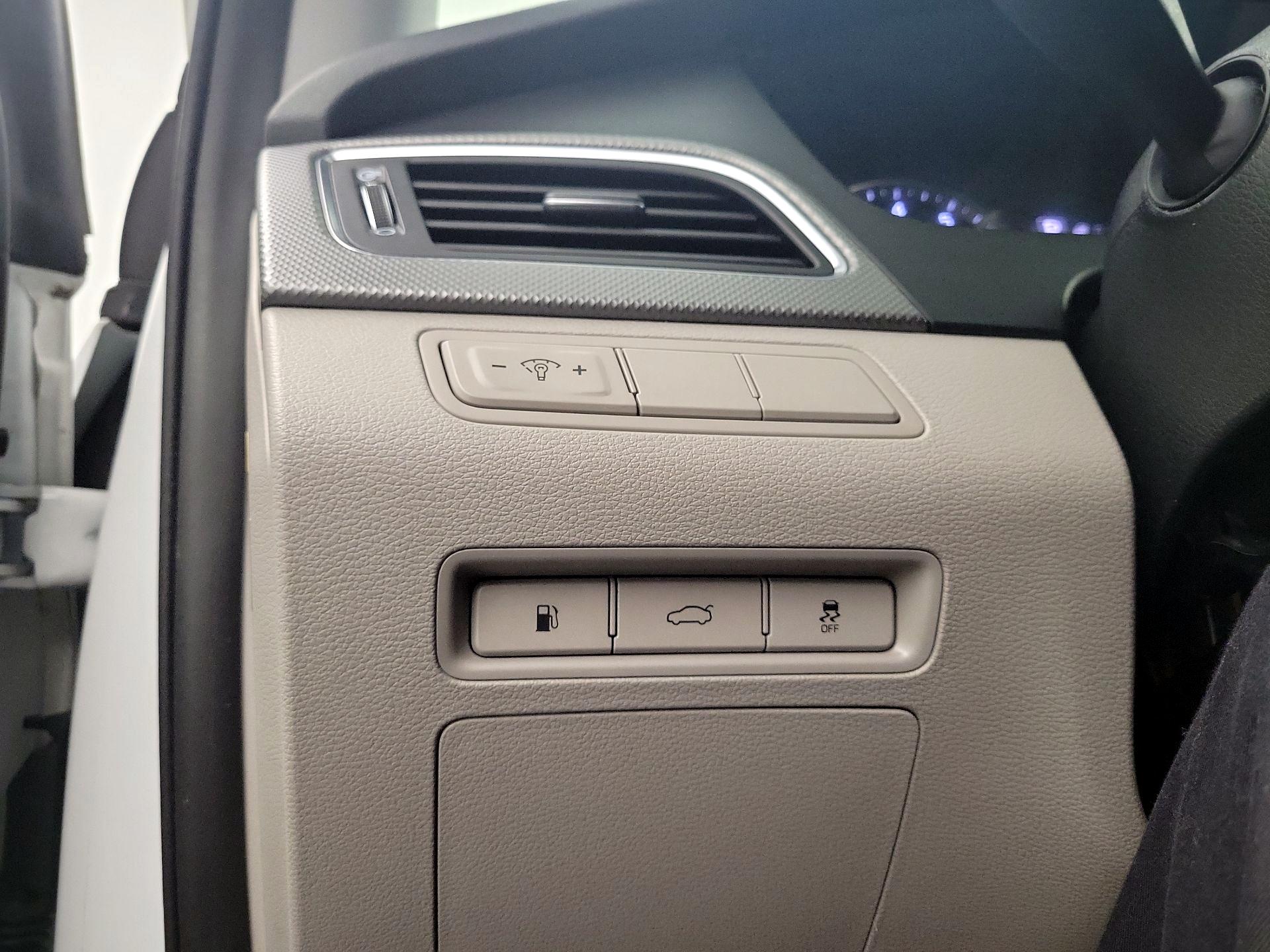 Thumbnail: 2016 Hyundai Sonata - 11