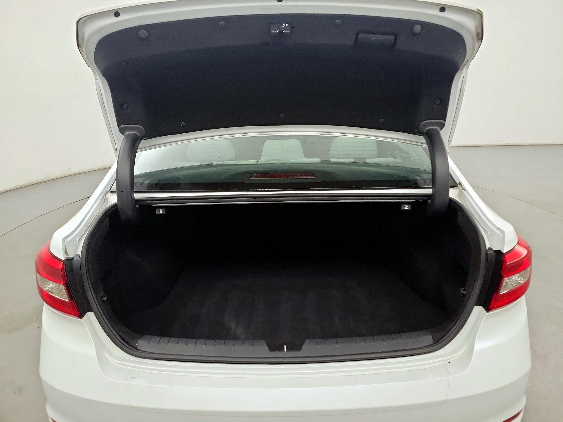 Thumbnail: 2016 Hyundai Sonata - 18