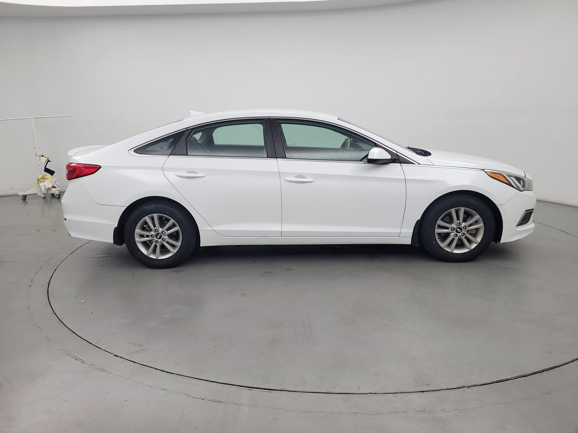Thumbnail: 2016 Hyundai Sonata - 4