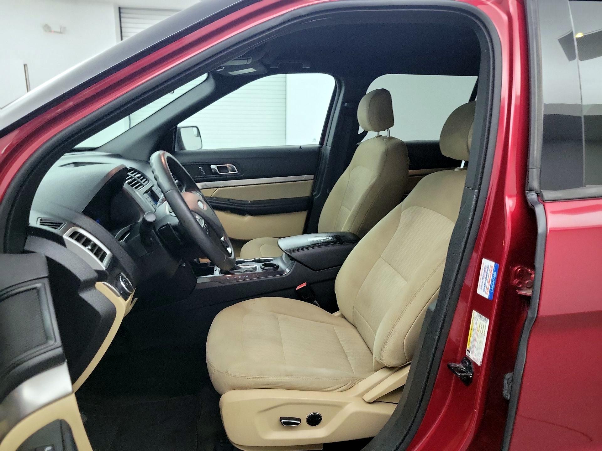 Thumbnail: 2017 Ford Explorer - 9