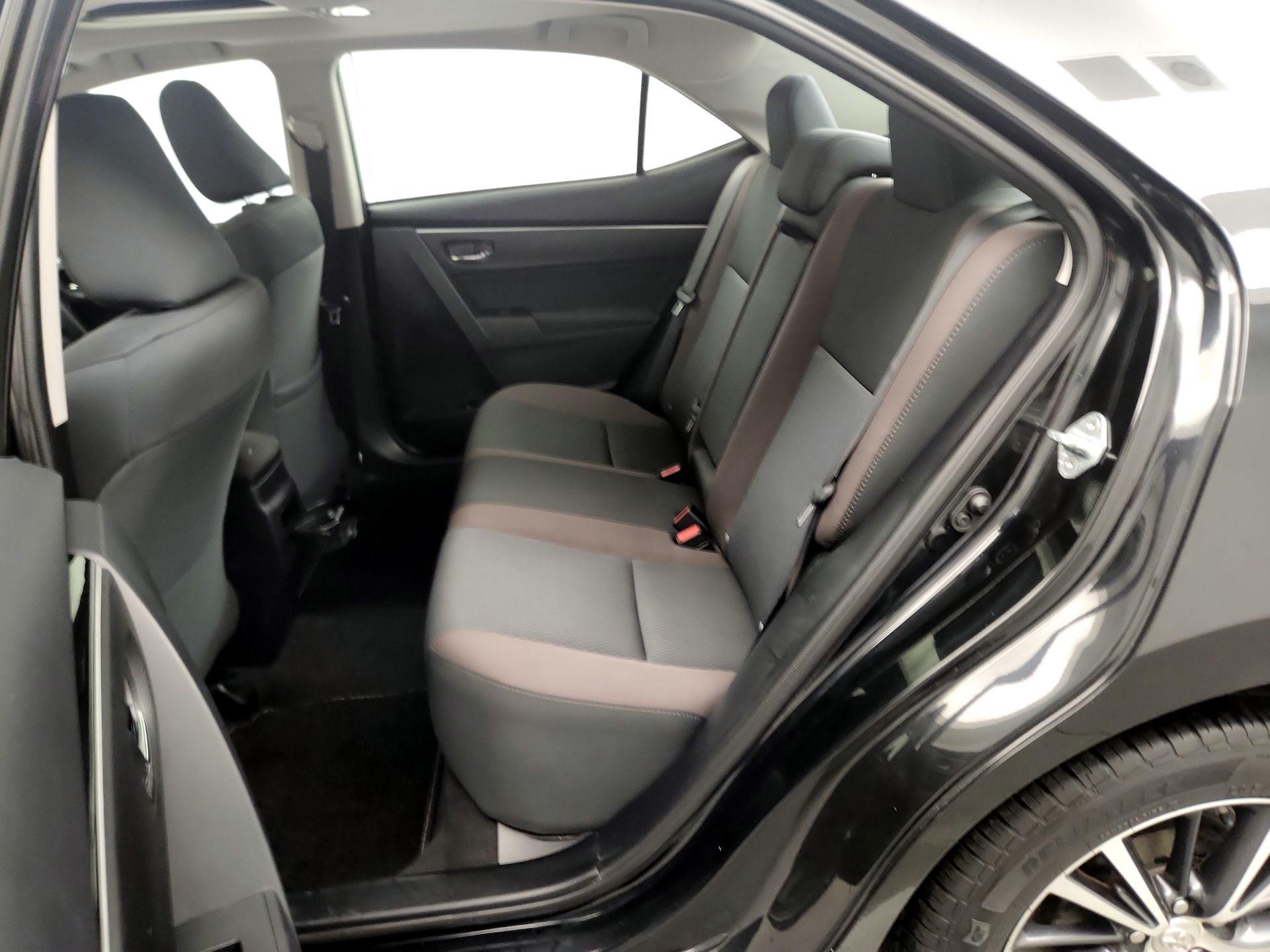 Thumbnail: 2017 Toyota Corolla - 18