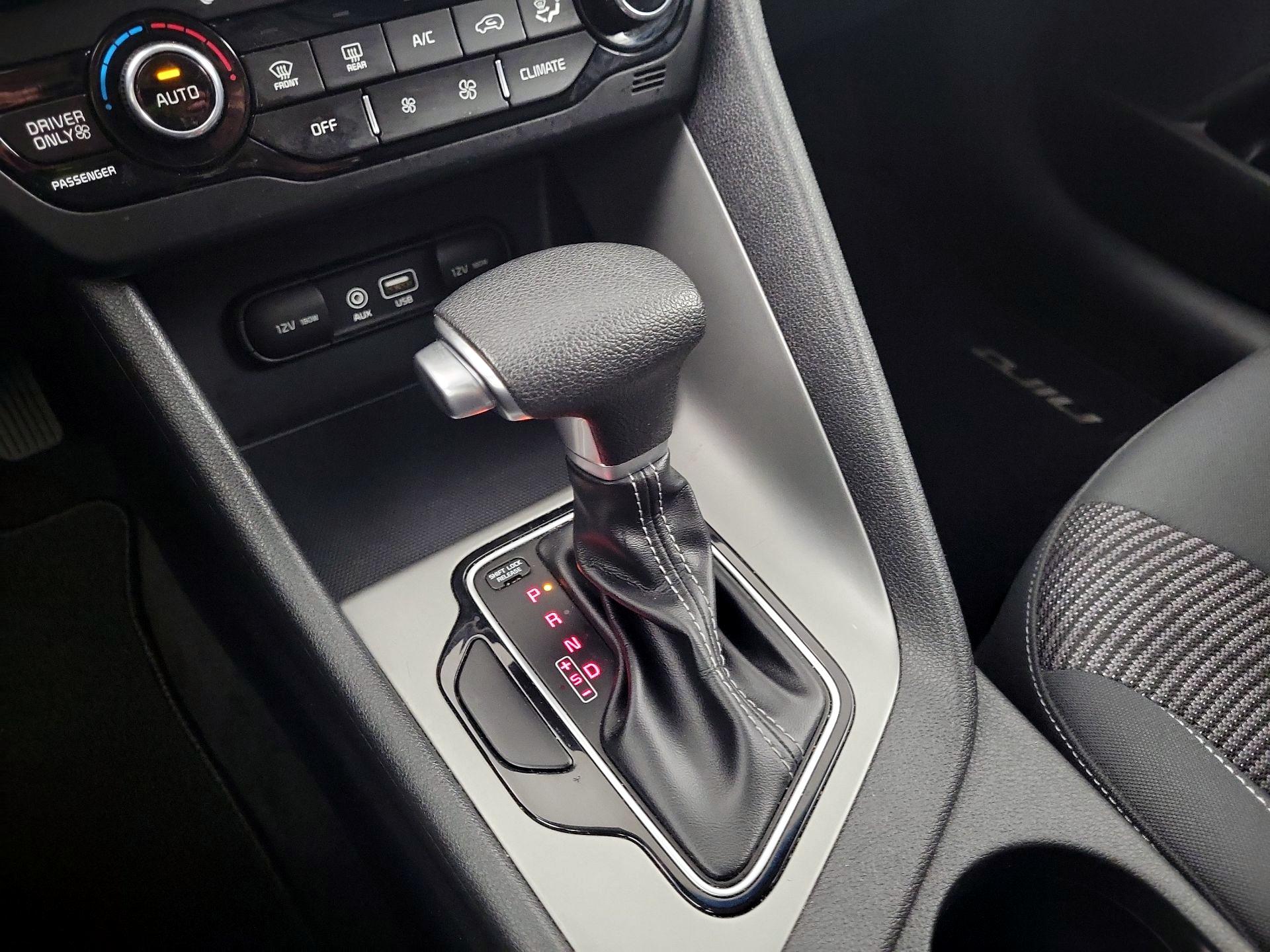 Thumbnail: 2017 Kia Niro - 15