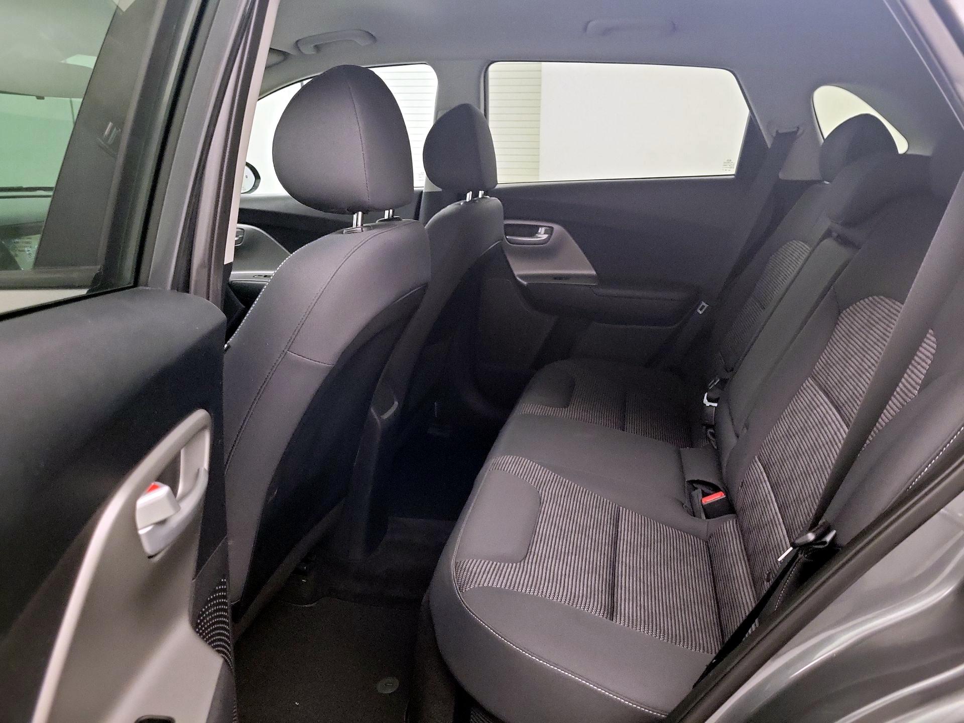 Thumbnail: 2017 Kia Niro - 17