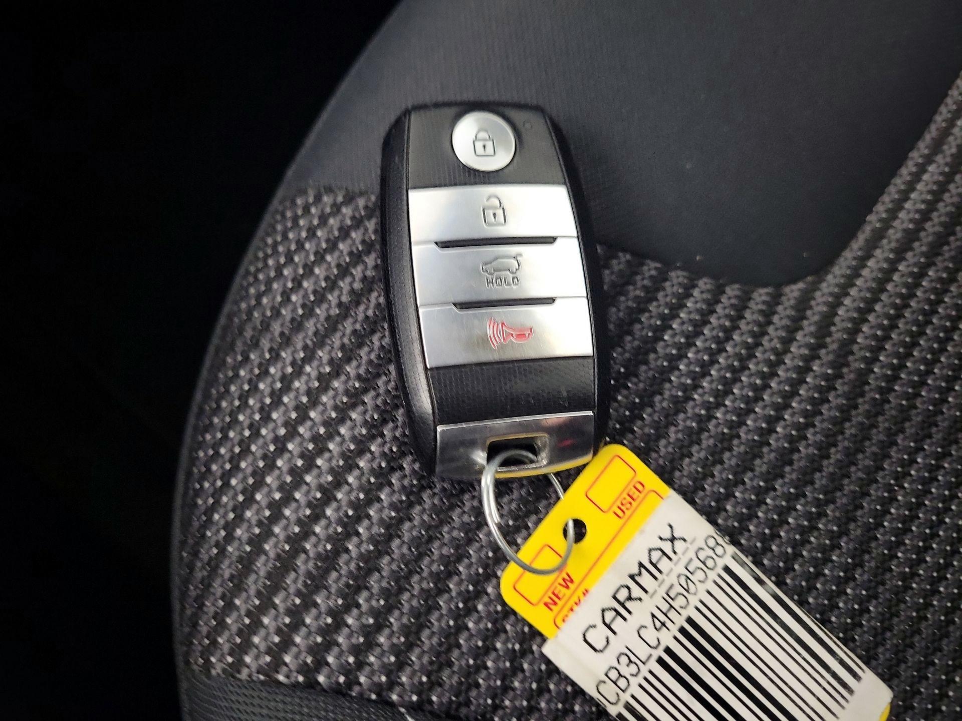 Thumbnail: 2017 Kia Niro - 20