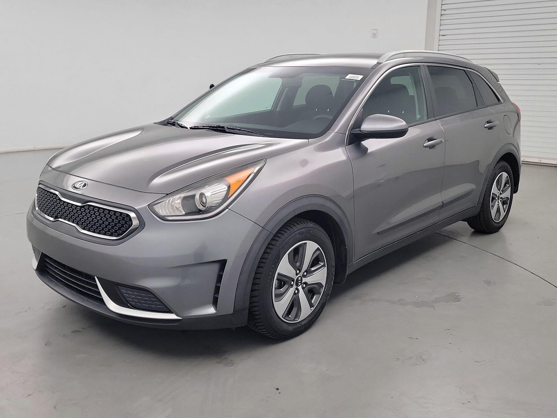 Thumbnail: 2017 Kia Niro - 3