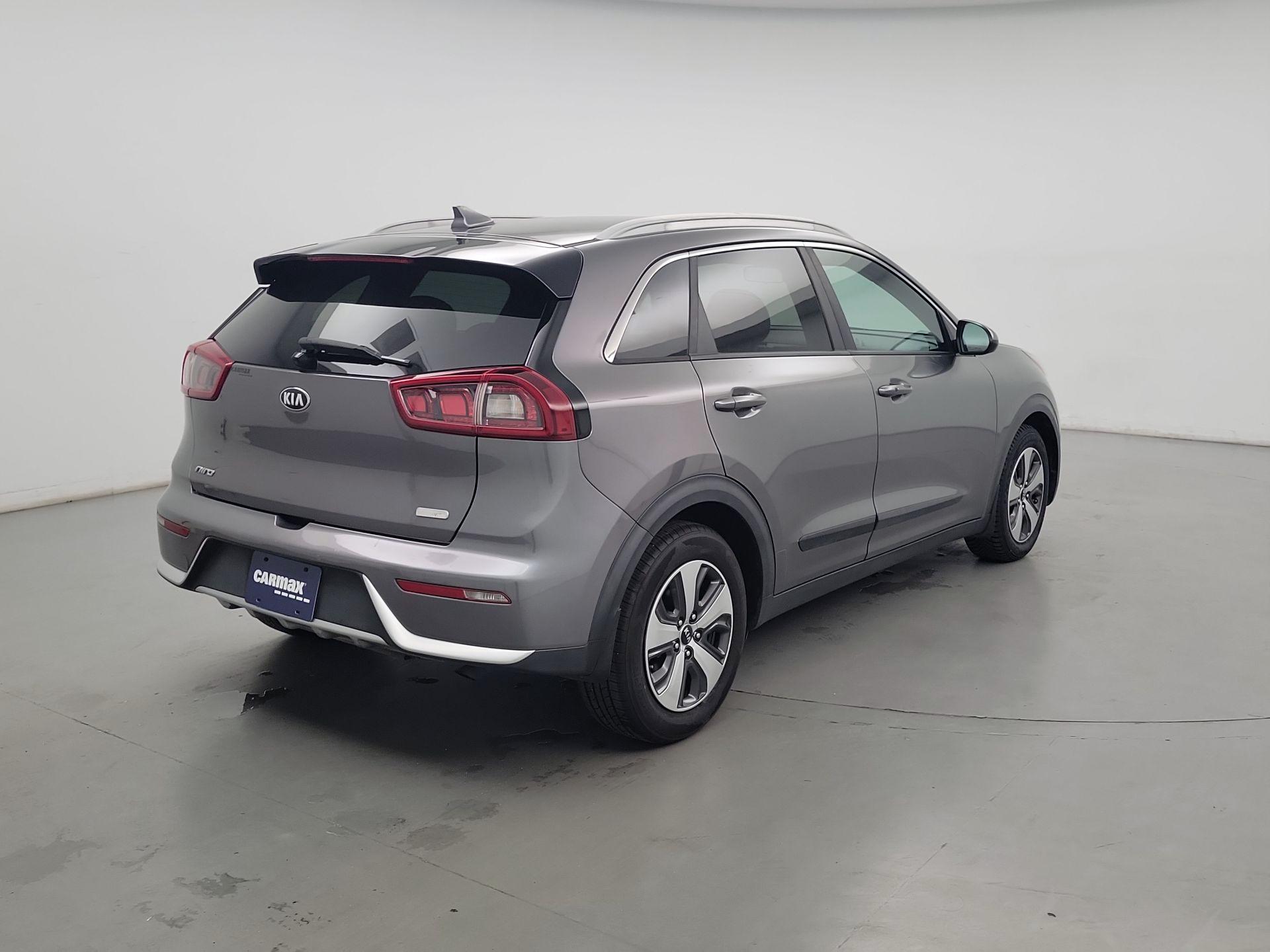 Thumbnail: 2017 Kia Niro - 5