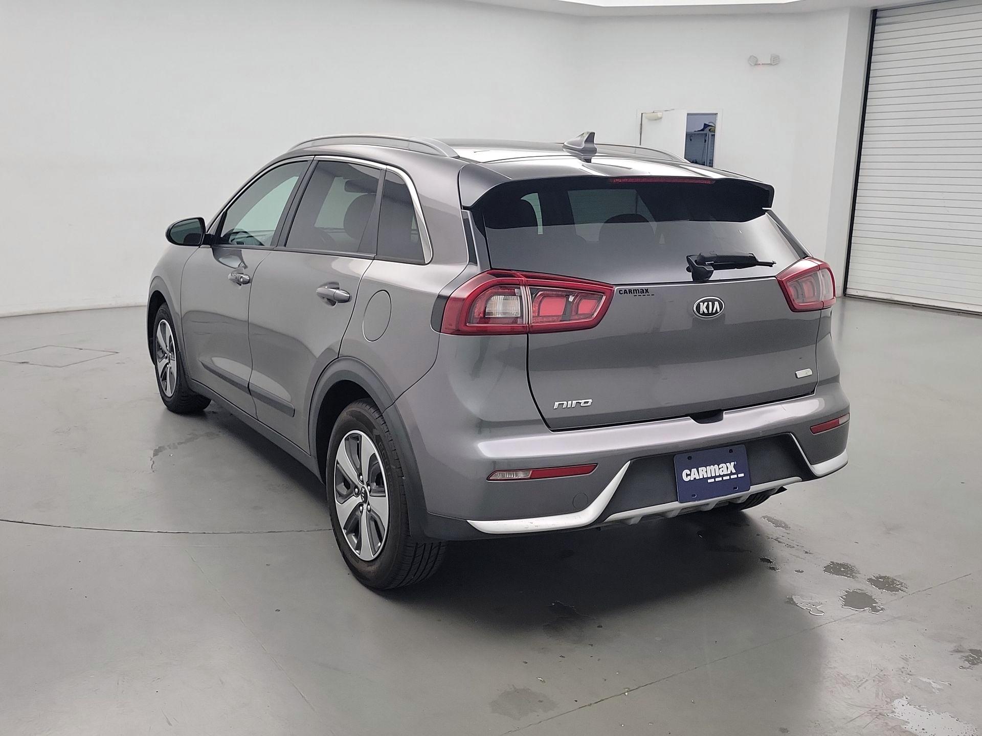 Thumbnail: 2017 Kia Niro - 7