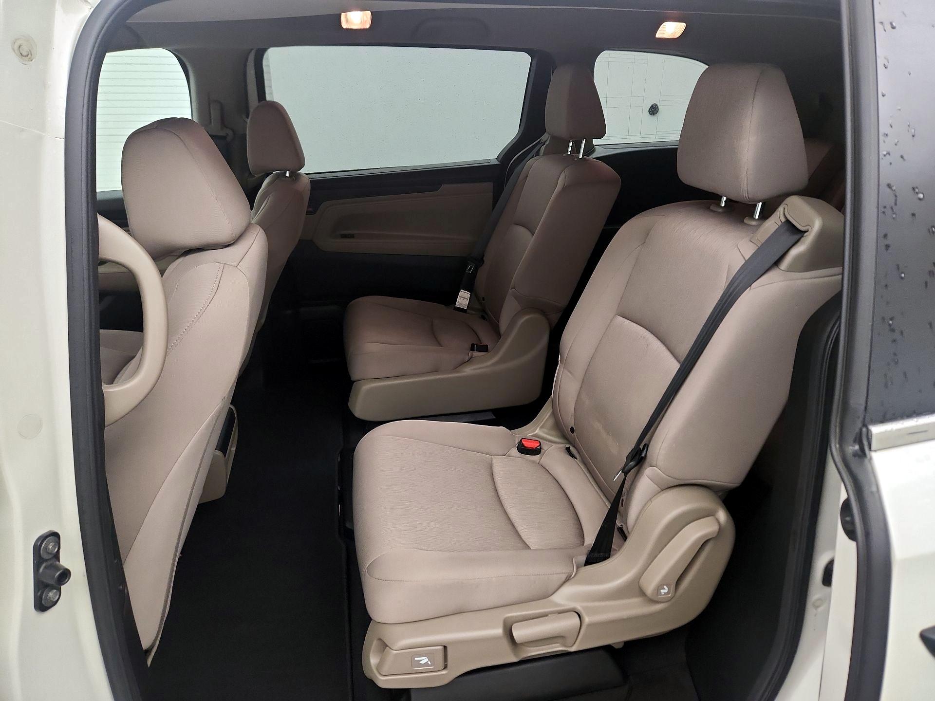 Thumbnail: 2019 Honda Odyssey - 16