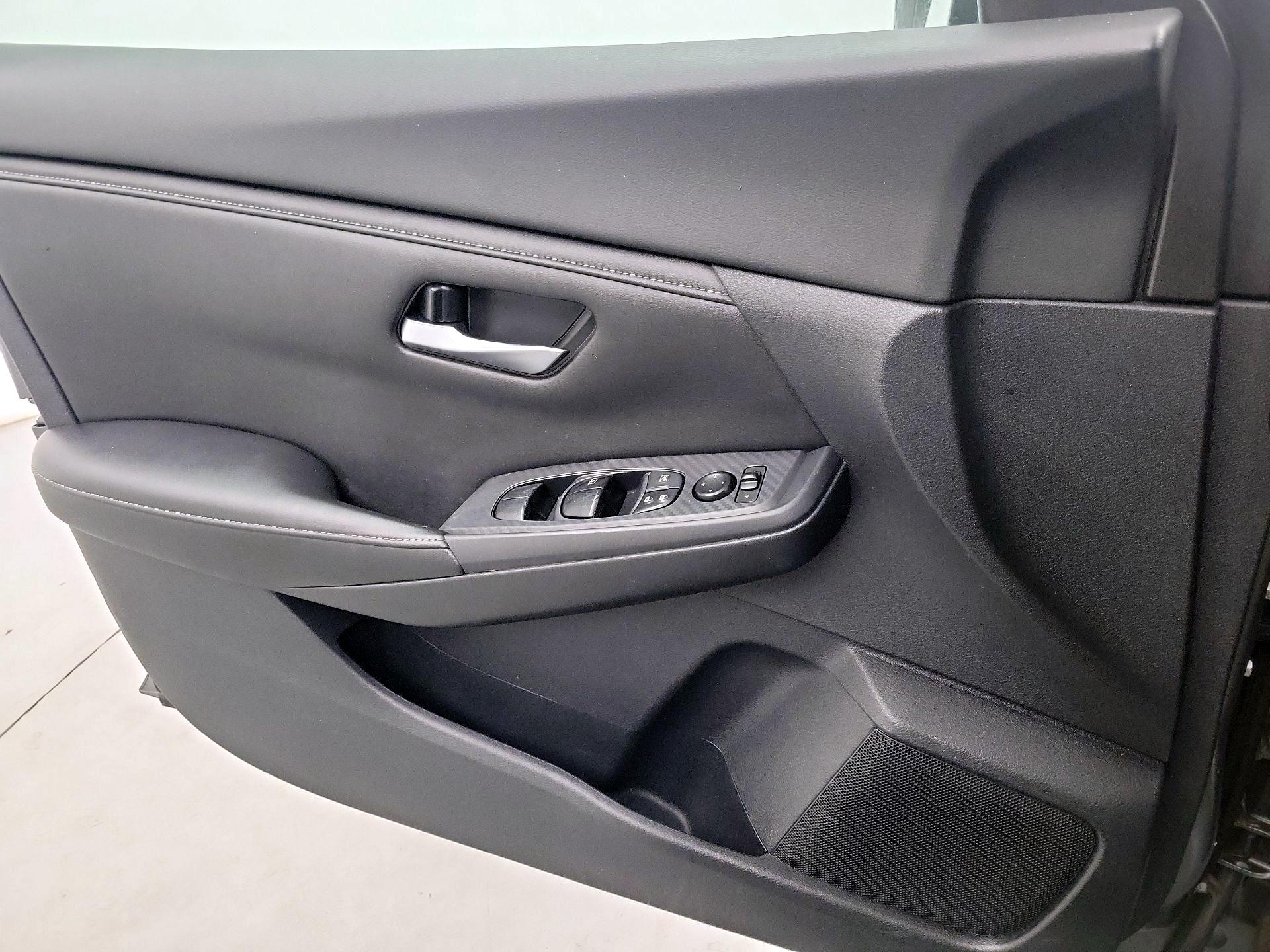 Thumbnail: 2021 Nissan Sentra - 10