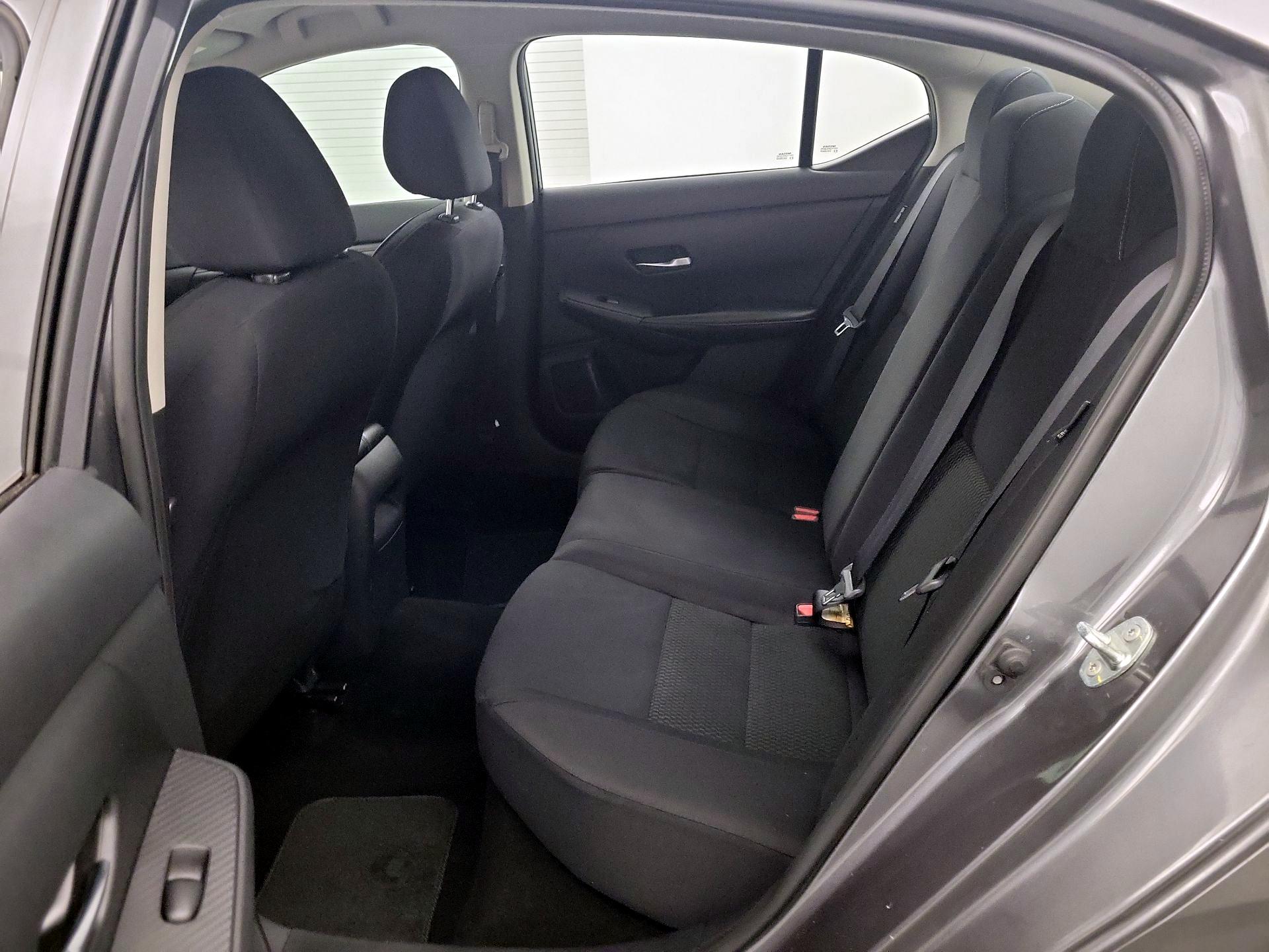 Thumbnail: 2021 Nissan Sentra - 17