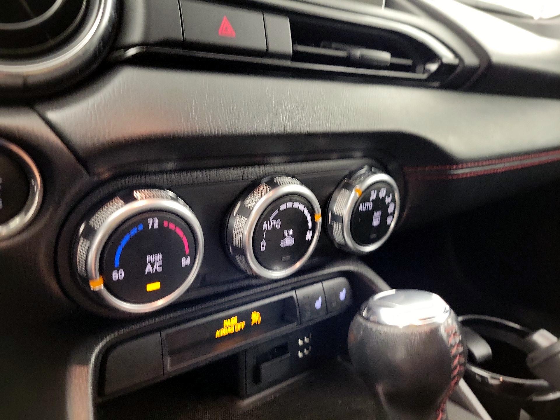 Thumbnail: 2016 Mazda MX-5 Miata - 14