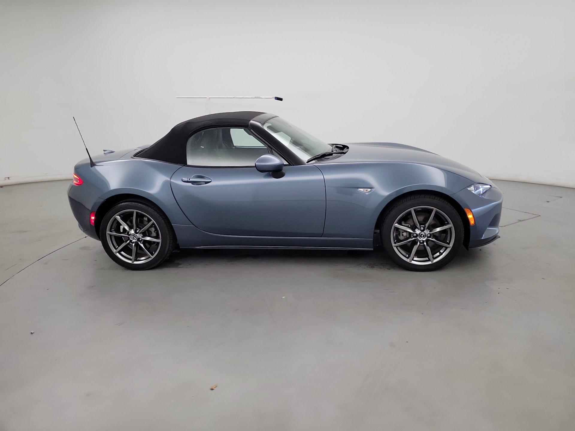 Thumbnail: 2016 Mazda MX-5 Miata - 4