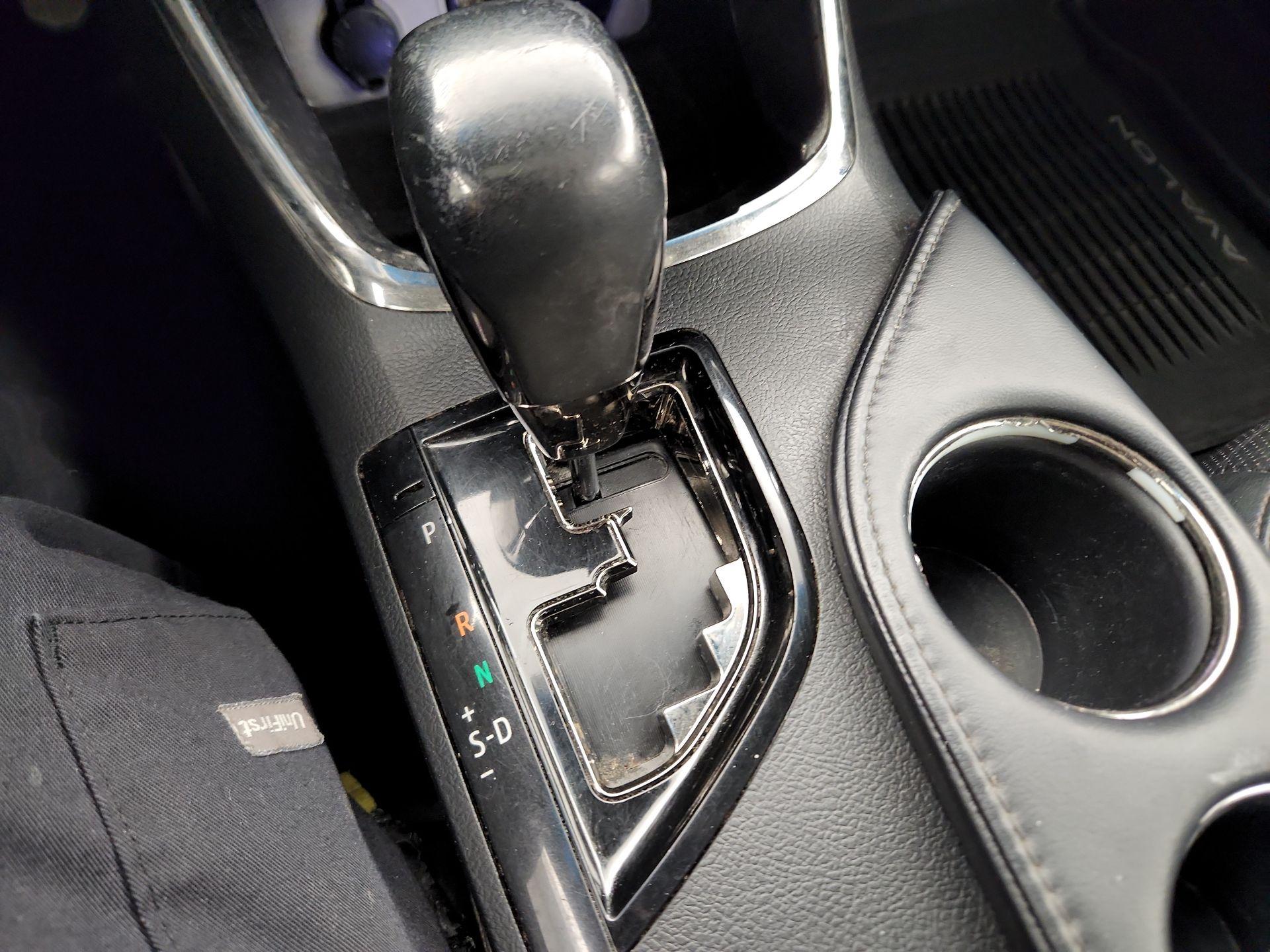 Thumbnail: 2014 Toyota Avalon - 16