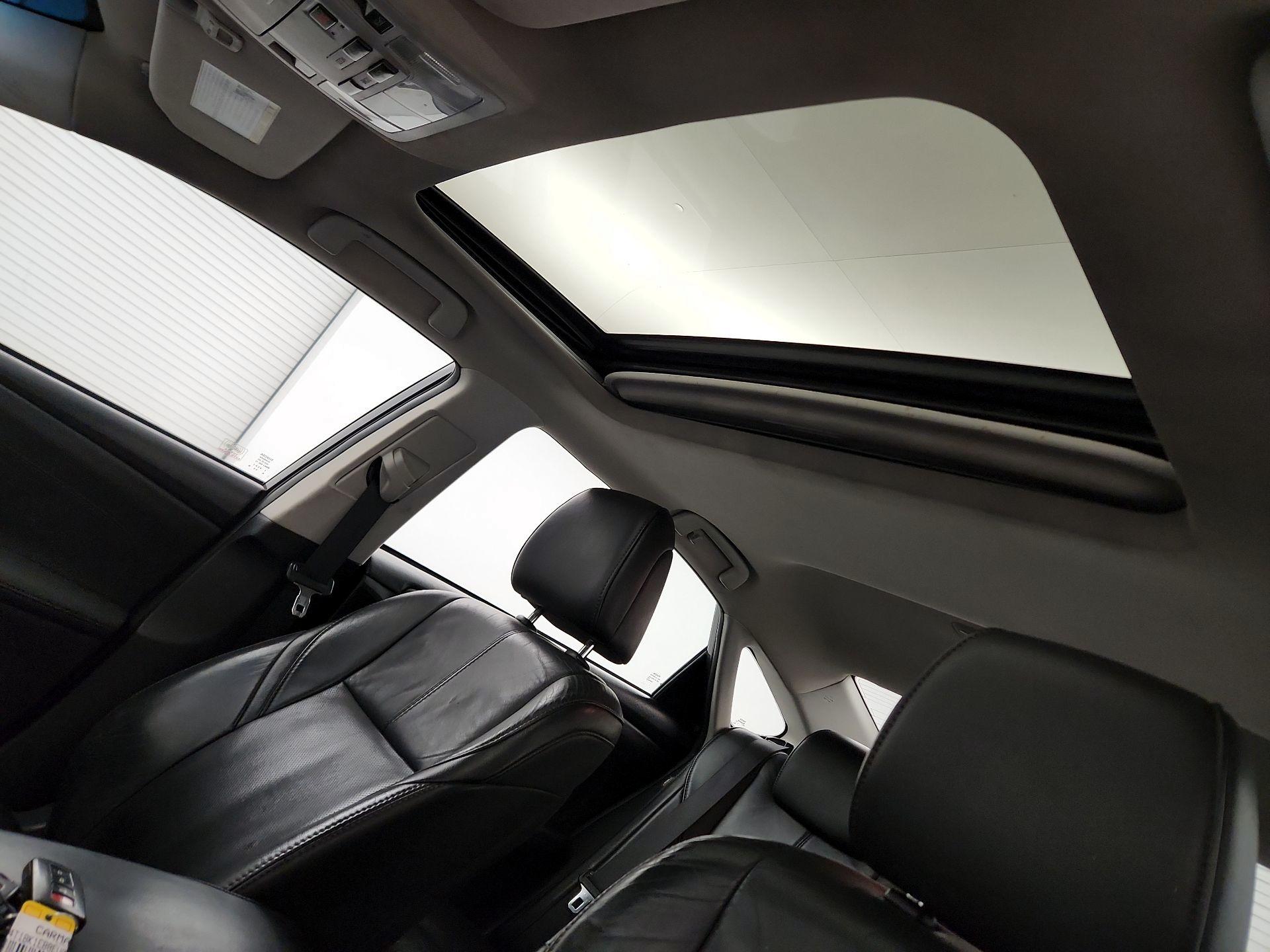 Thumbnail: 2014 Toyota Avalon - 18