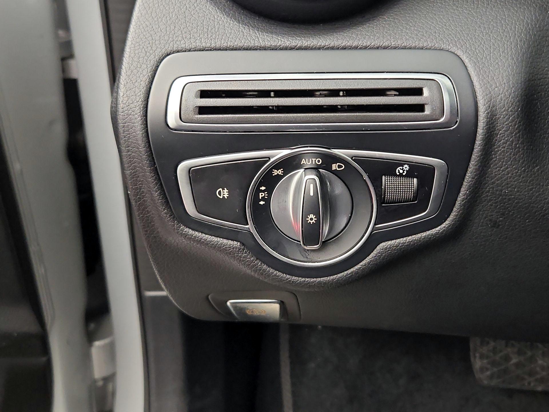 Thumbnail: 2018 Mercedes-Benz C-Class - 11