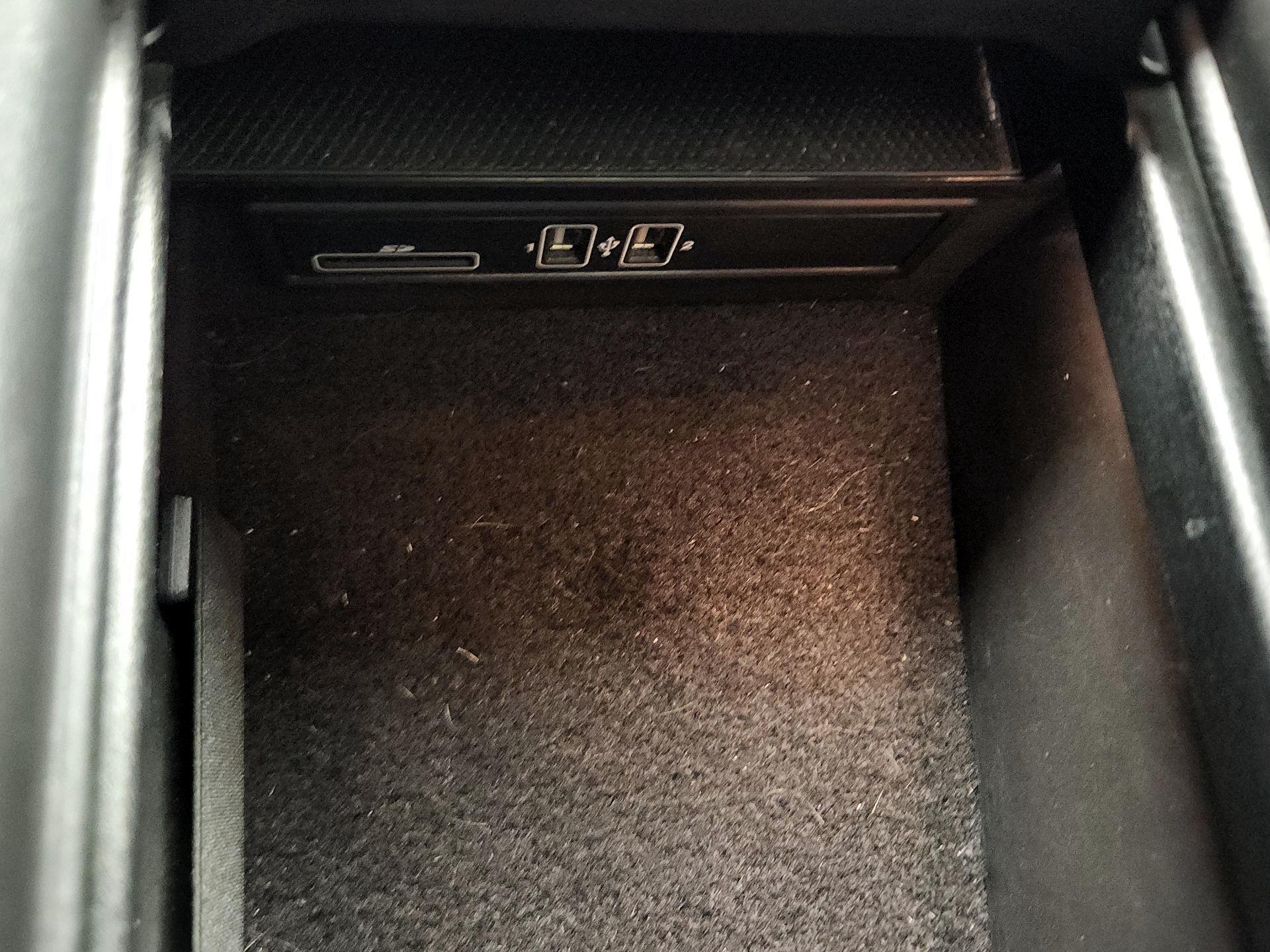 Thumbnail: 2018 Mercedes-Benz C-Class - 17