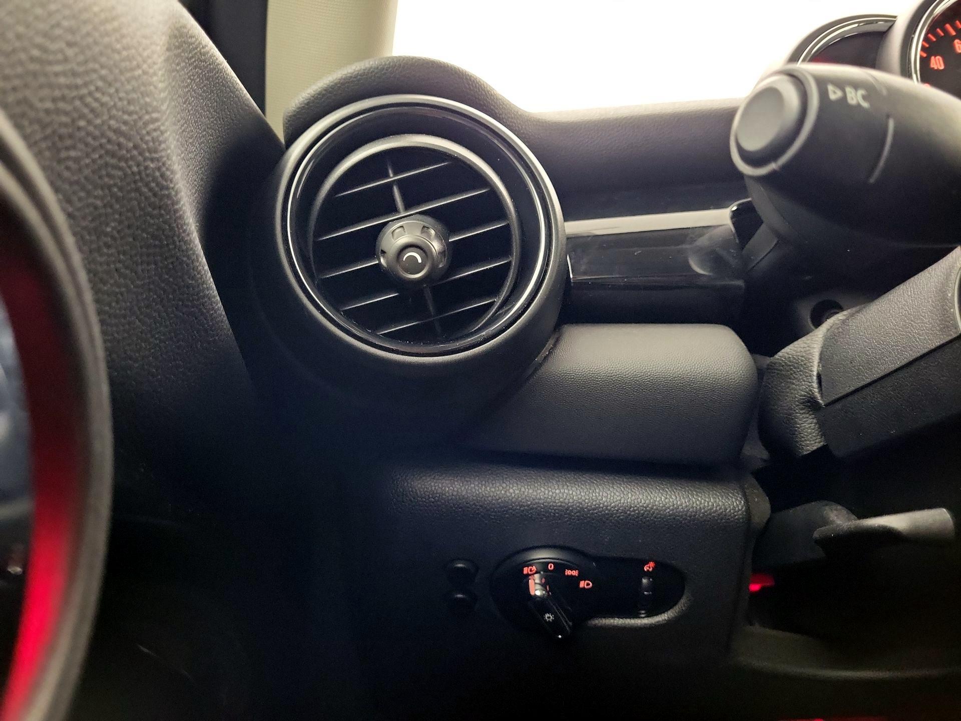 Thumbnail: 2019 MINI Cooper Hardtop - 11