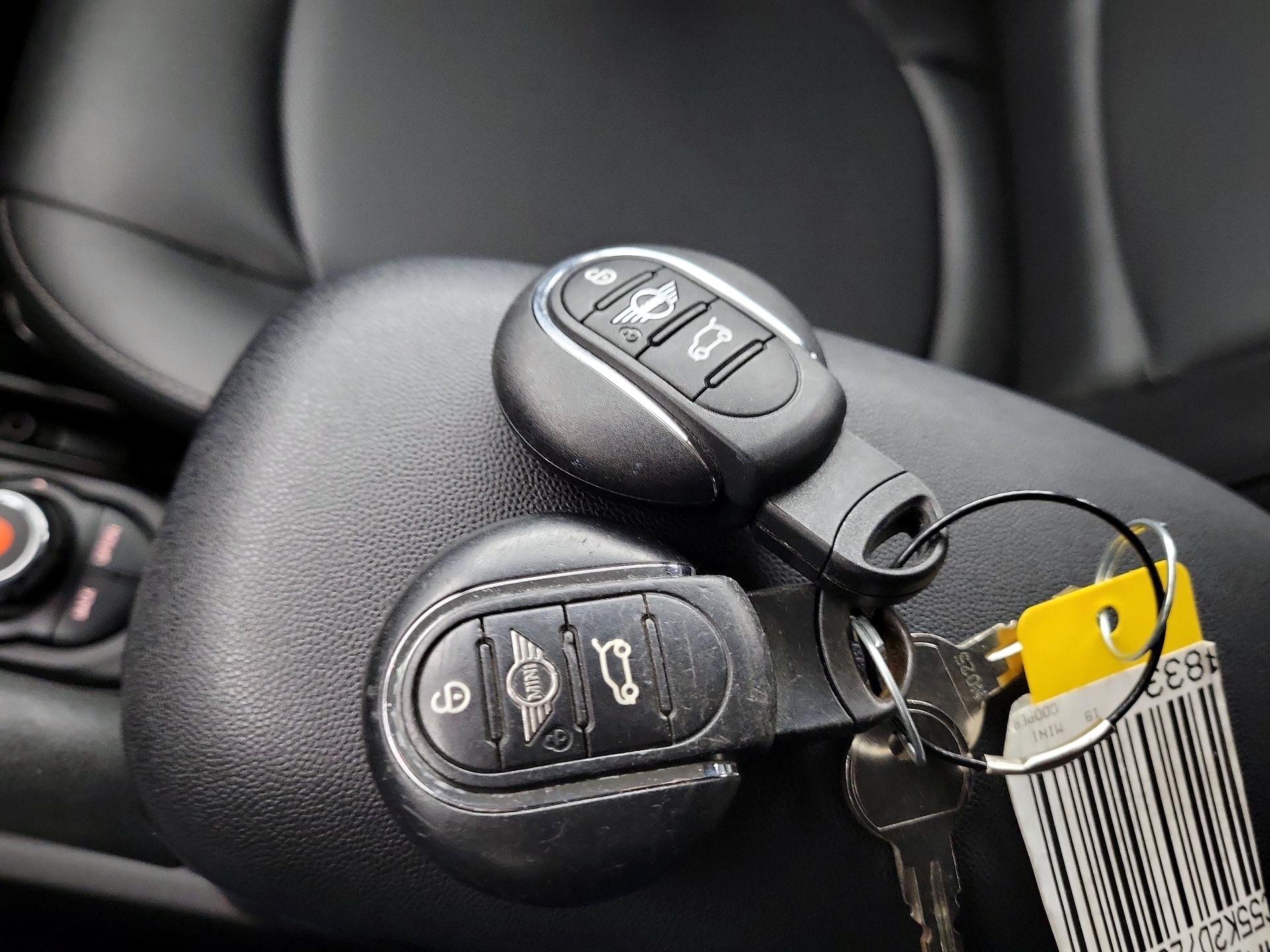 Thumbnail: 2019 MINI Cooper Hardtop - 20