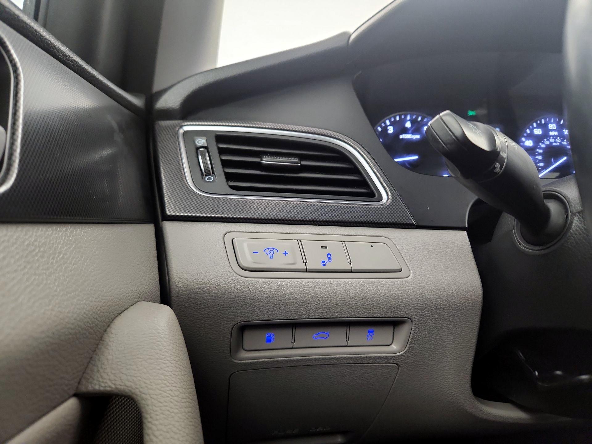 Thumbnail: 2016 Hyundai Sonata - 11